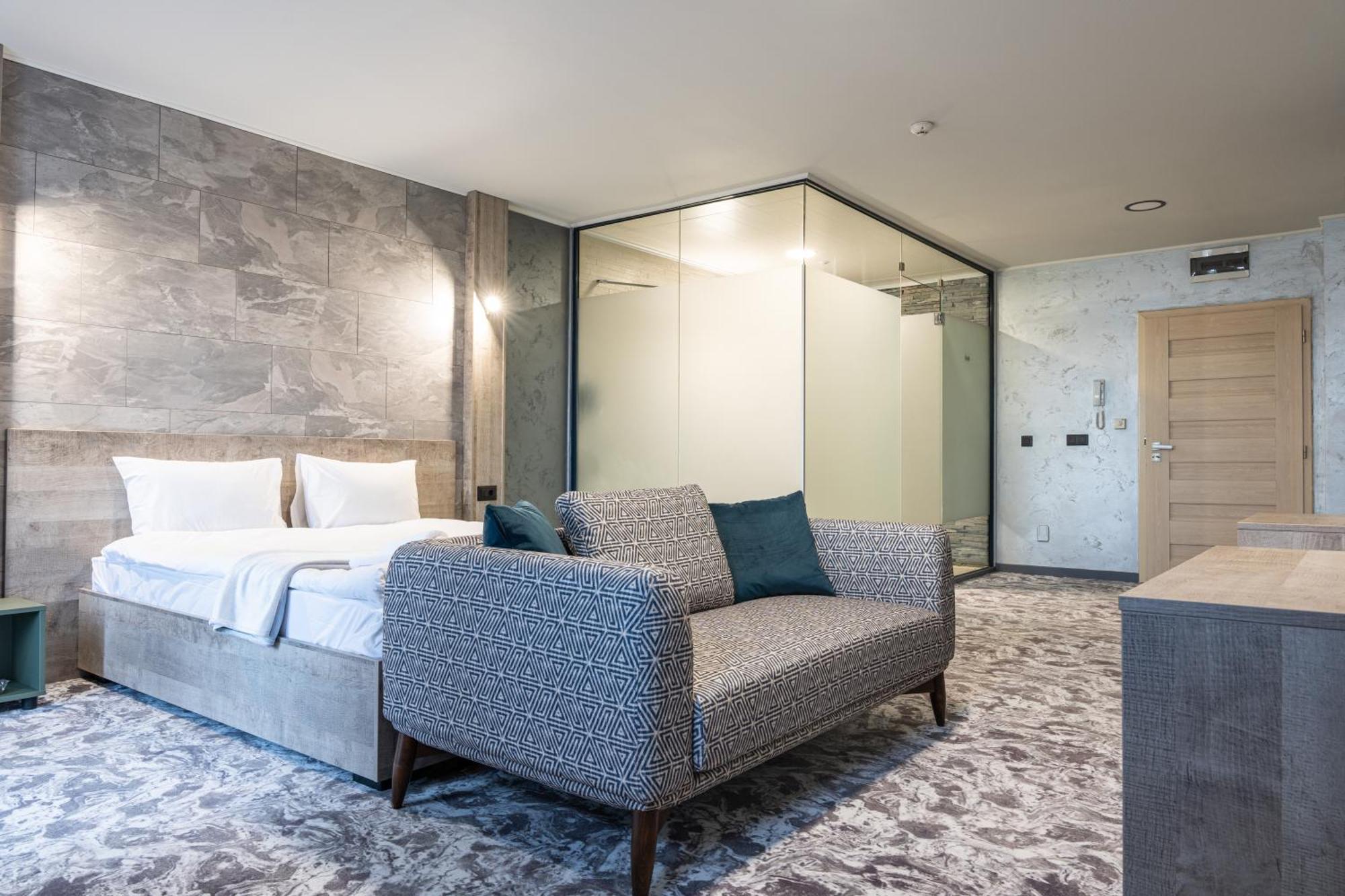Large Double Room
