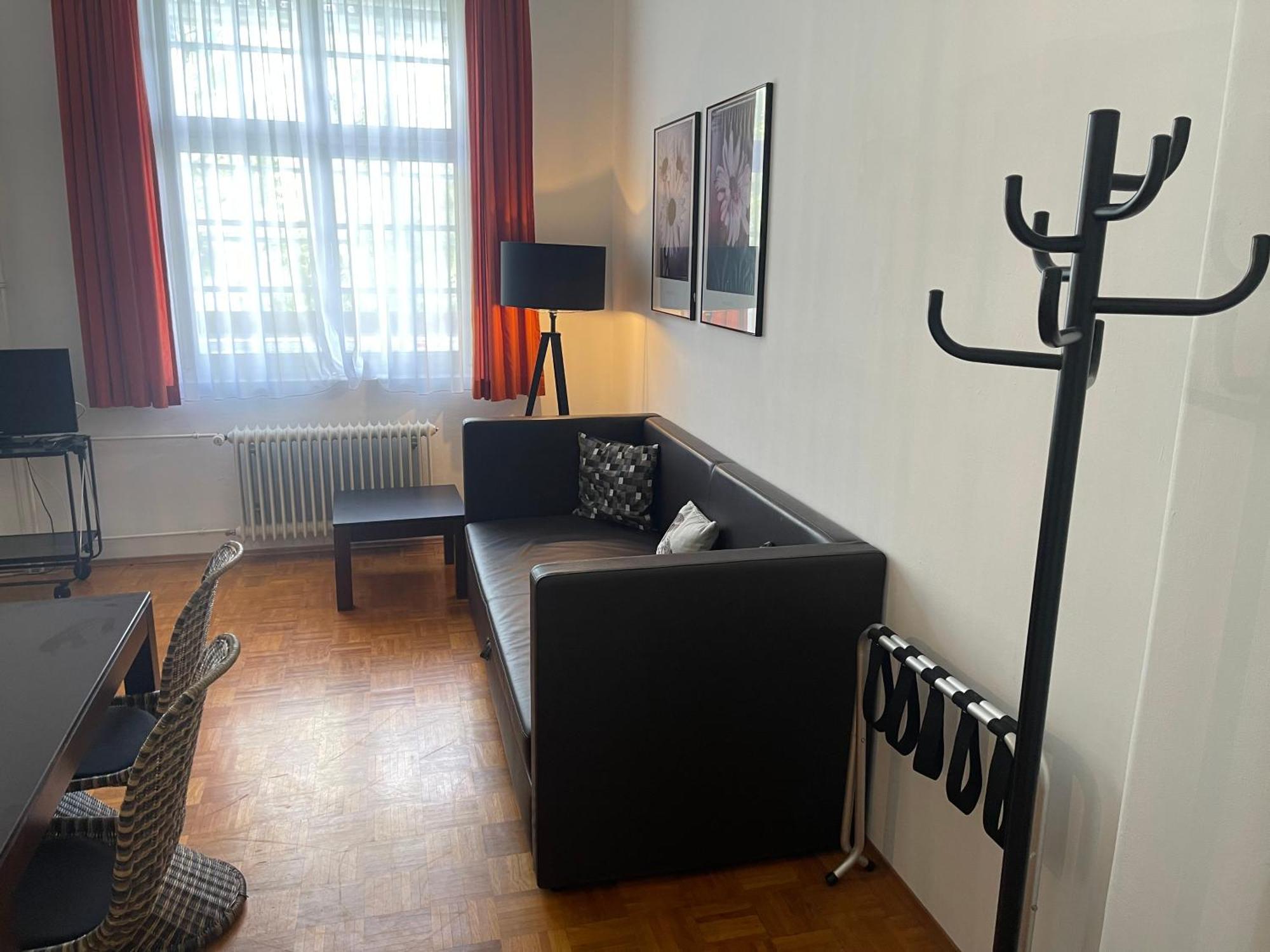 Deluxe Studio