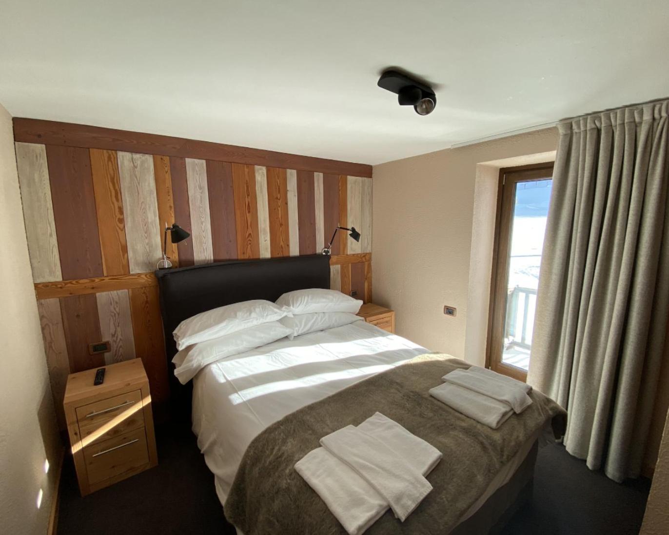 Double Room with Mountain View