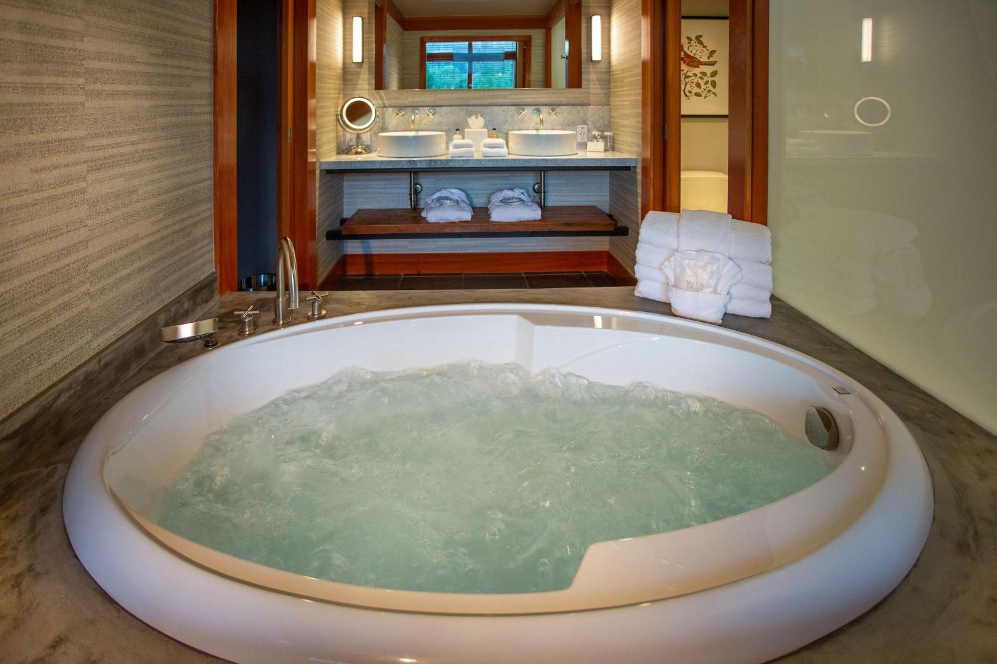Suite with Spa Bath