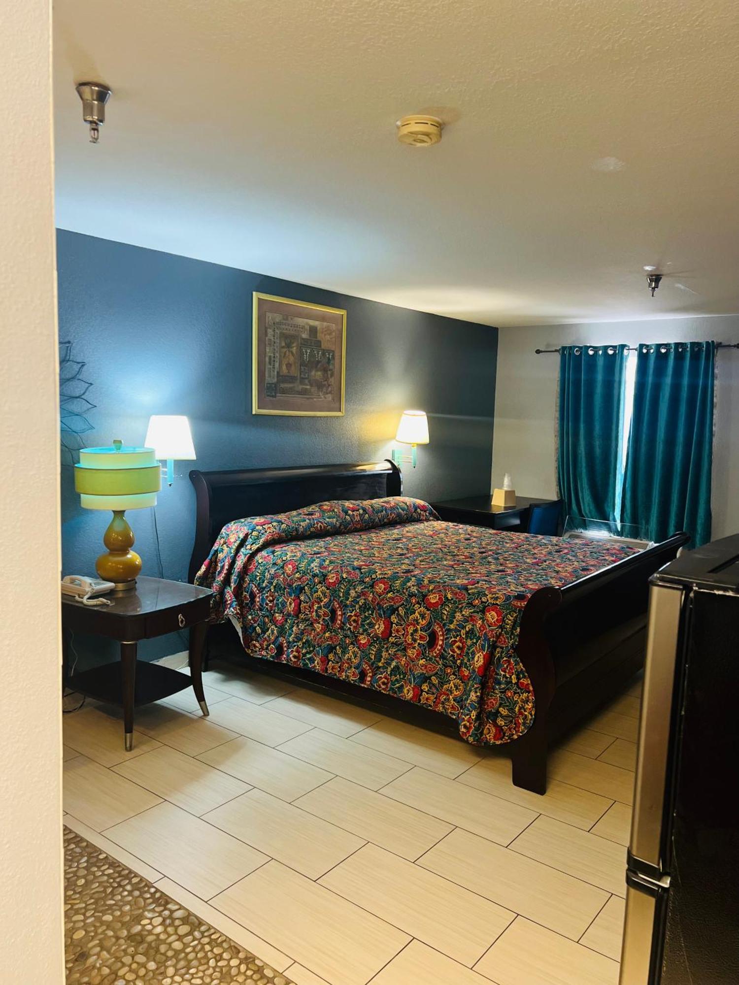 King Room with Spa Bath