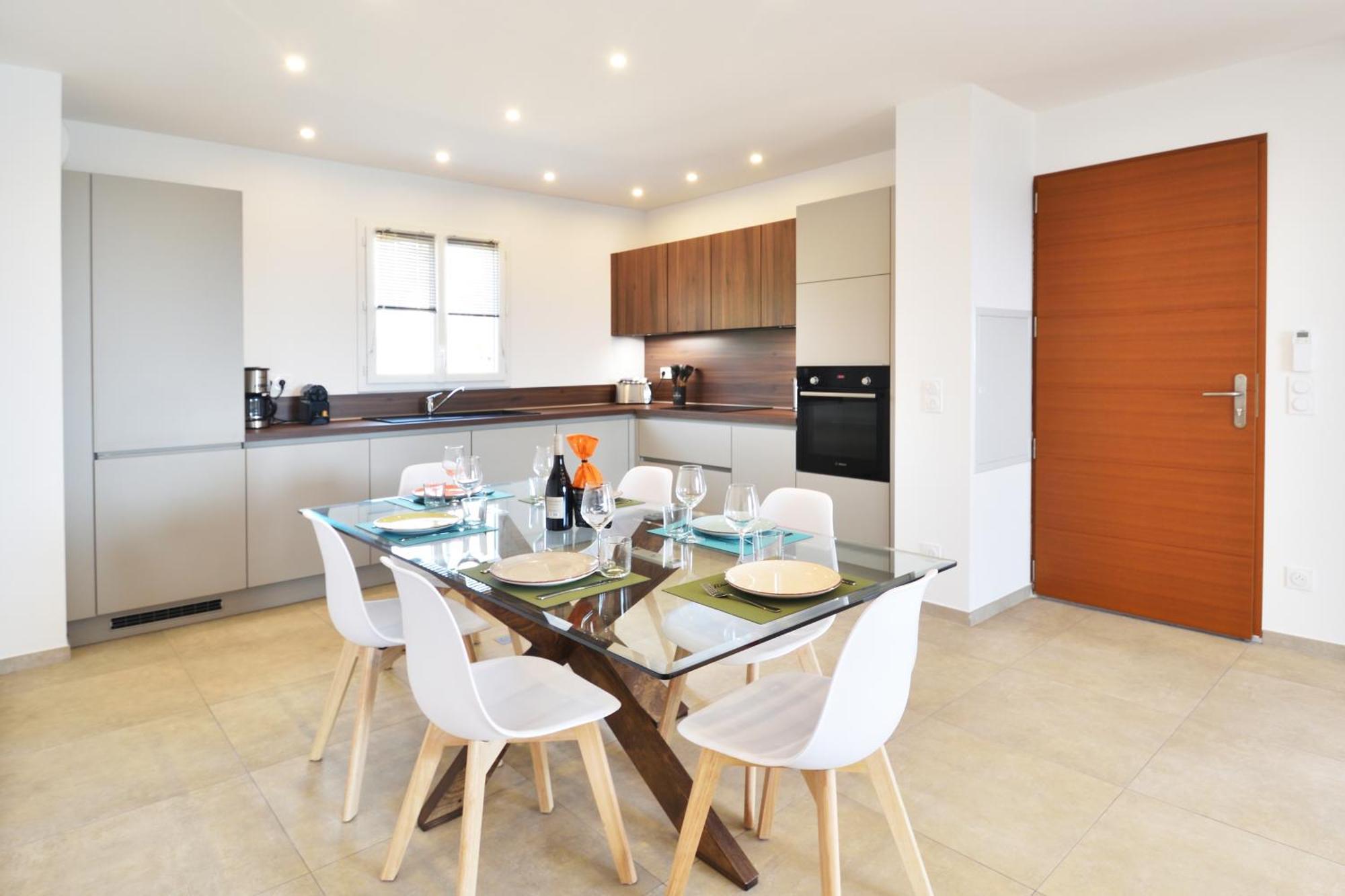 Appartement 2 Chambres - Rez-de-Chaussée avec Terrasse Double - Vue sur Mer