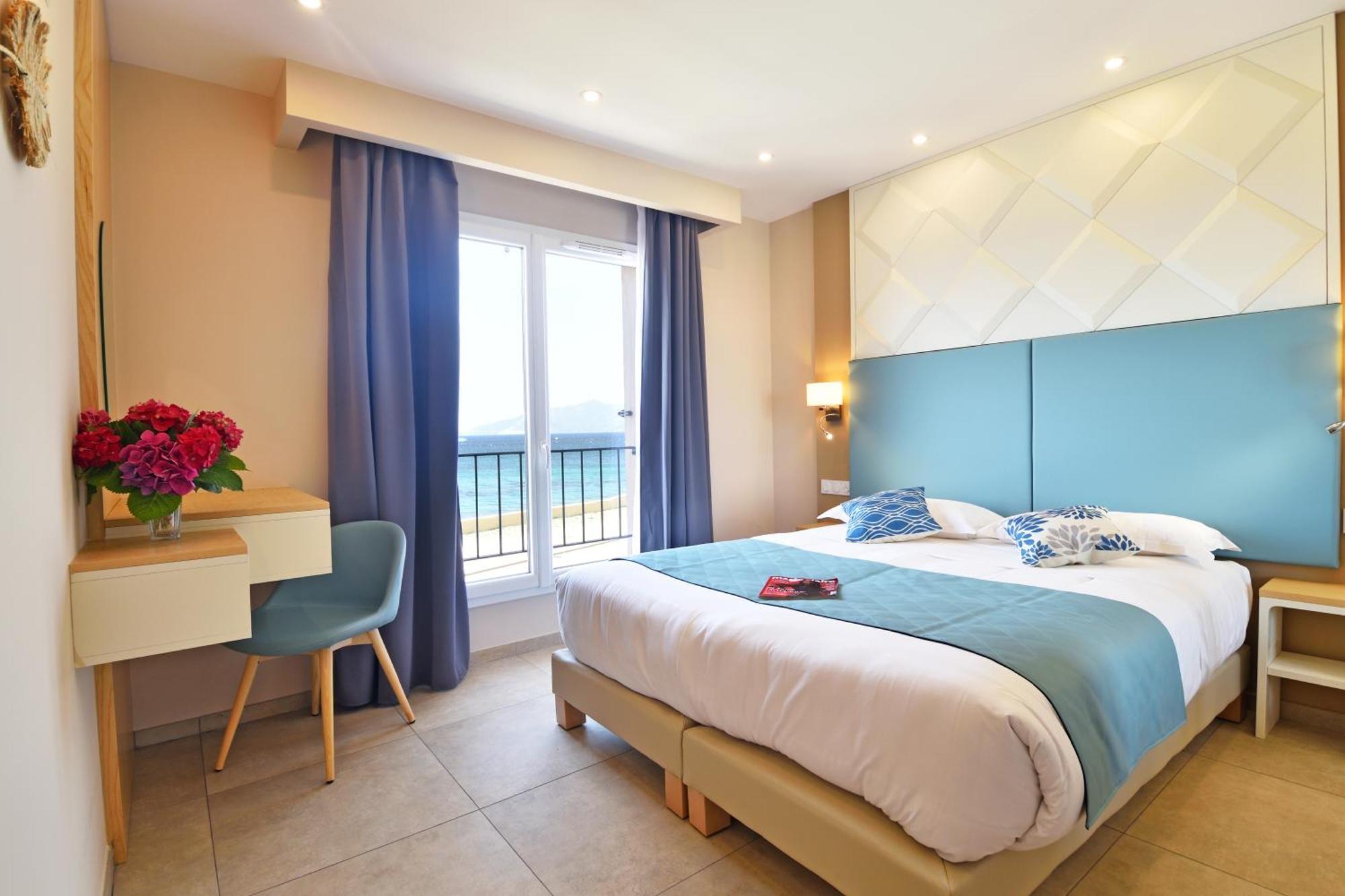 Appartement 2 Chambres - Deuxième Étage avec Terrasse Double - Vue sur Mer