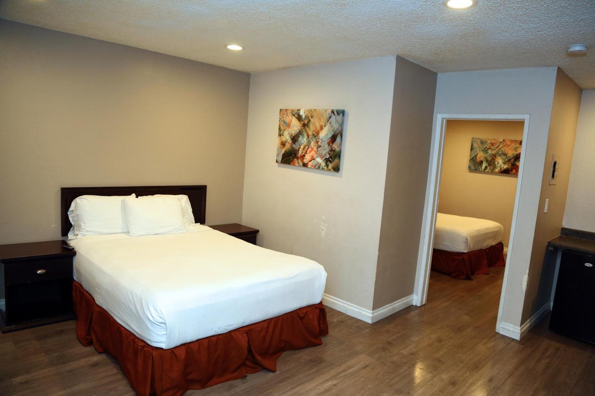 Standard Queen Room