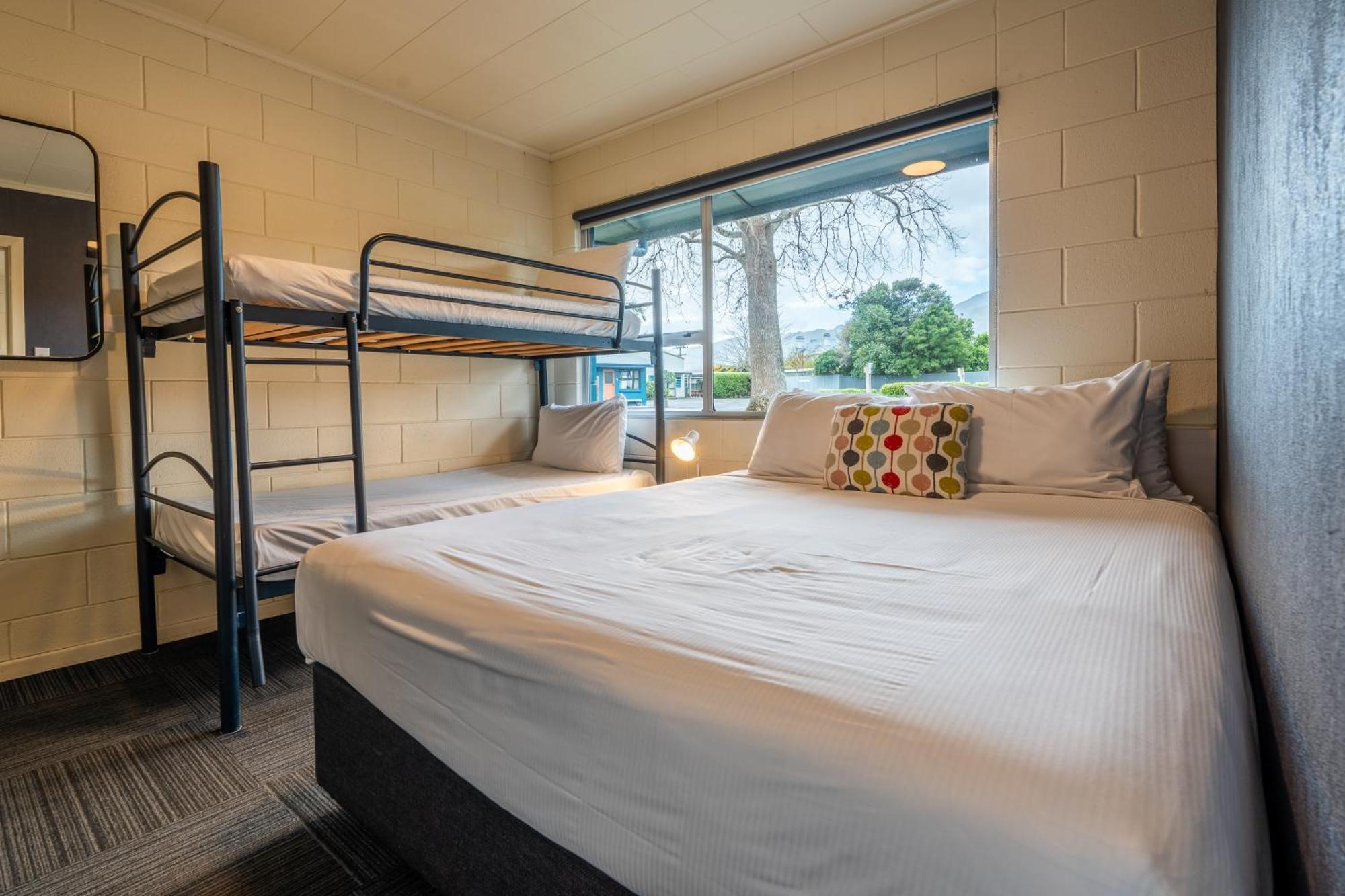 Deluxe Family Suite