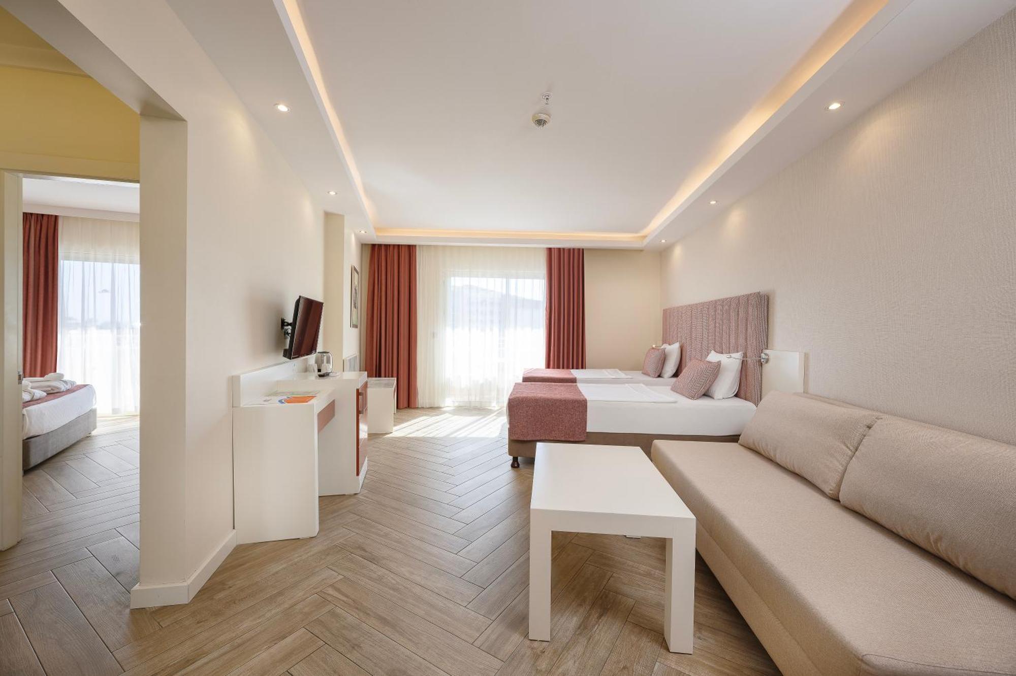 Family Room,1597585472:JPEG