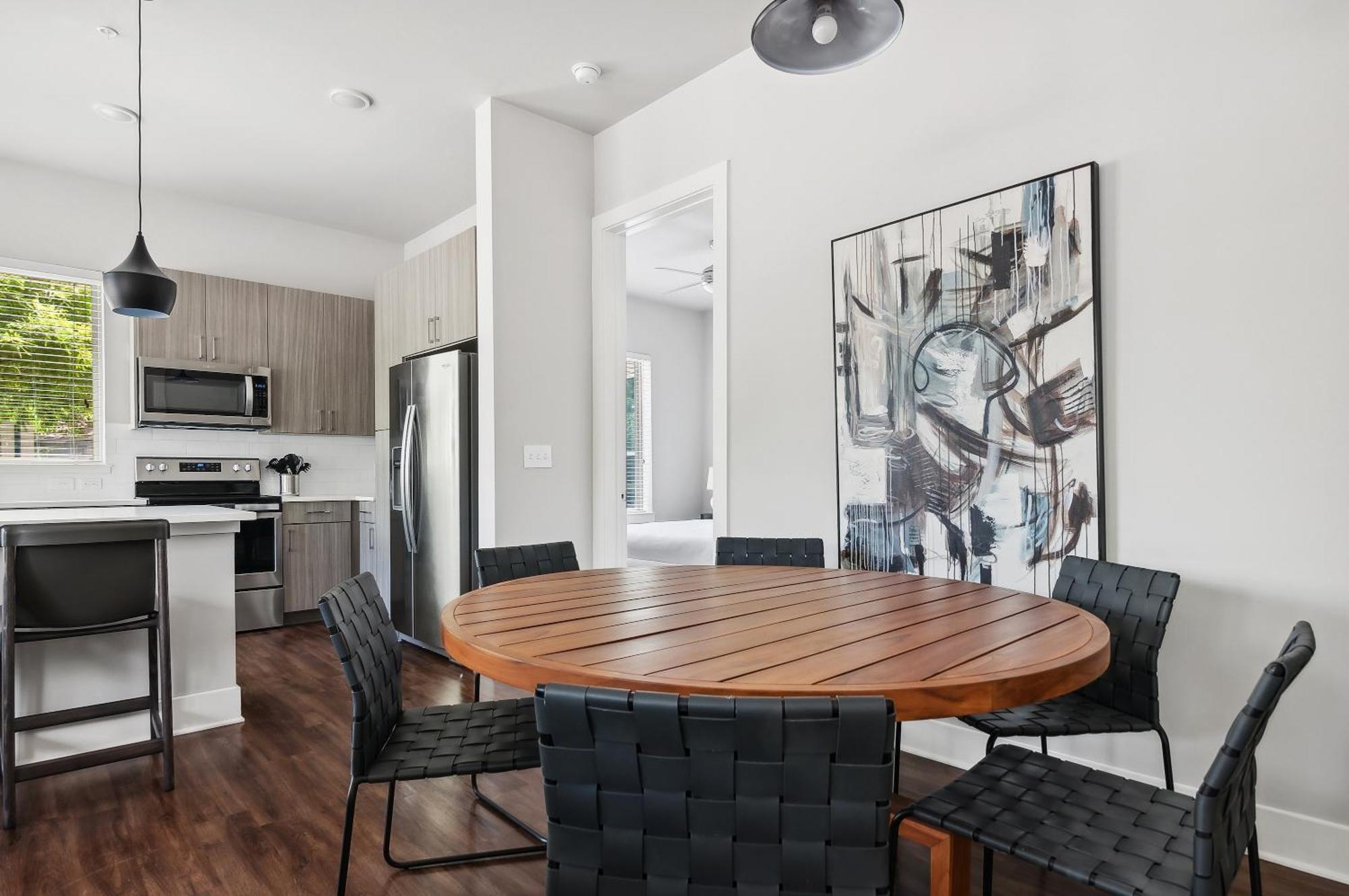 Two-Bedroom Apartment (Self Check-in with Virtual Front Desk)