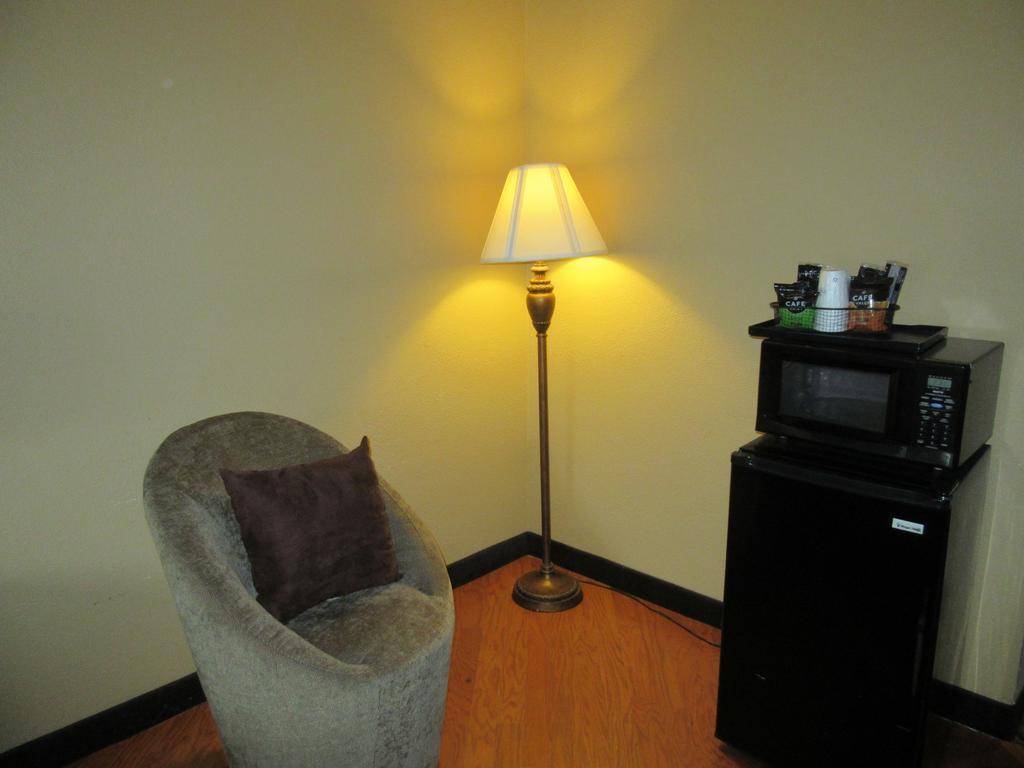 King Room - Non-Smoking