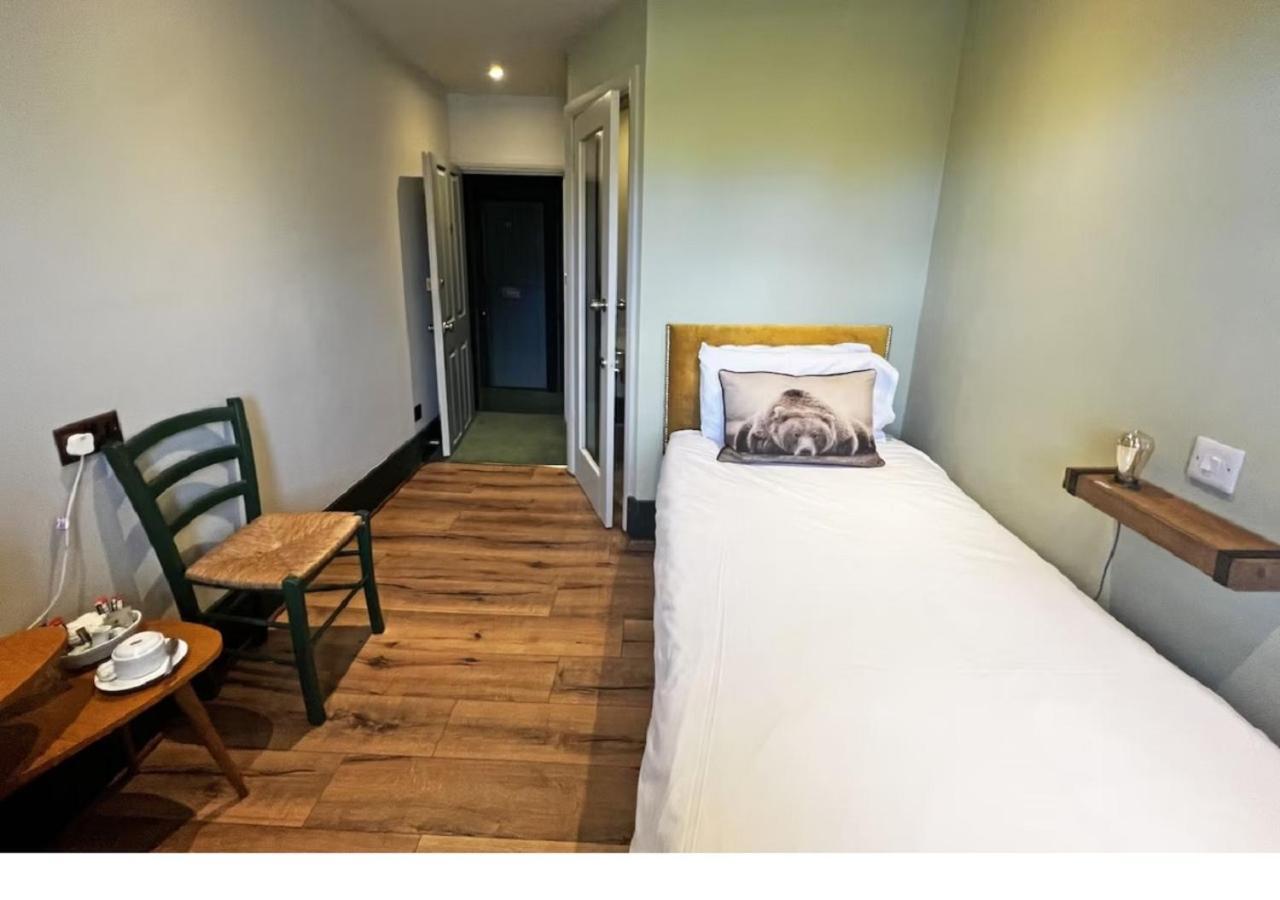 Riverview Single Room