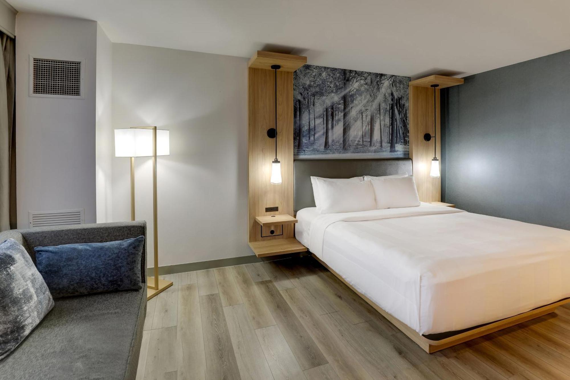 King Guest Room Concierge Level