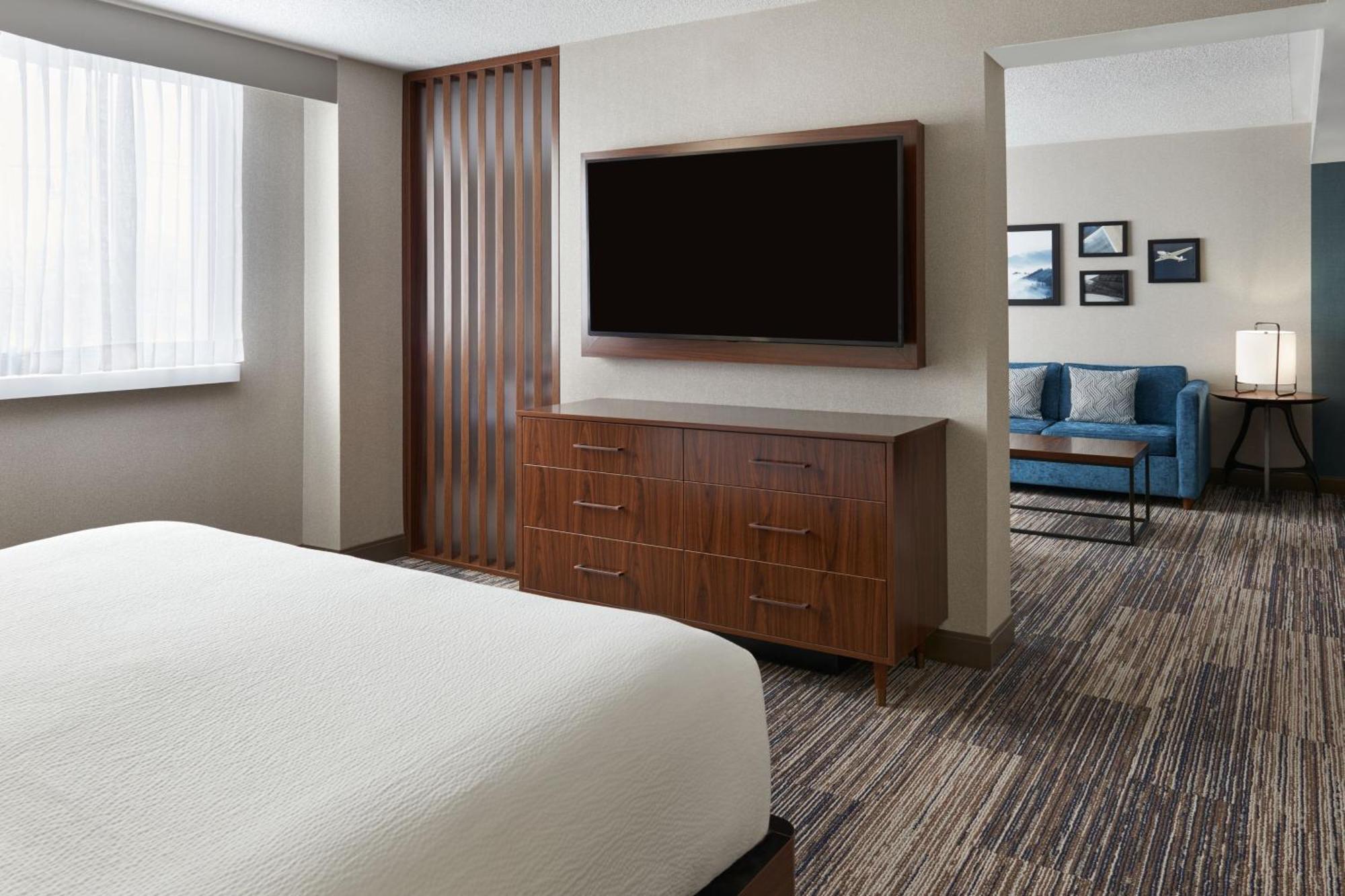 Junior King Suite