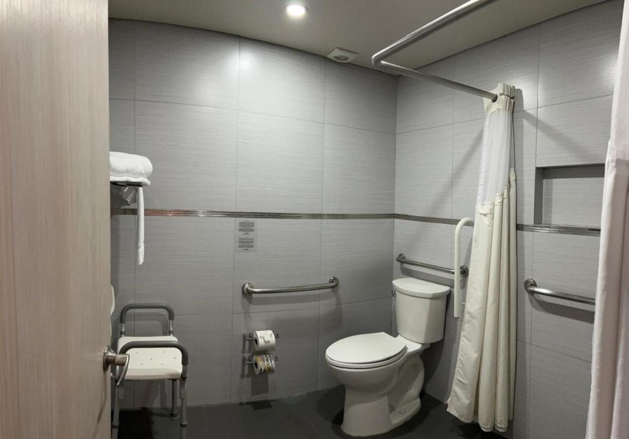 Standard King Room - Accessible