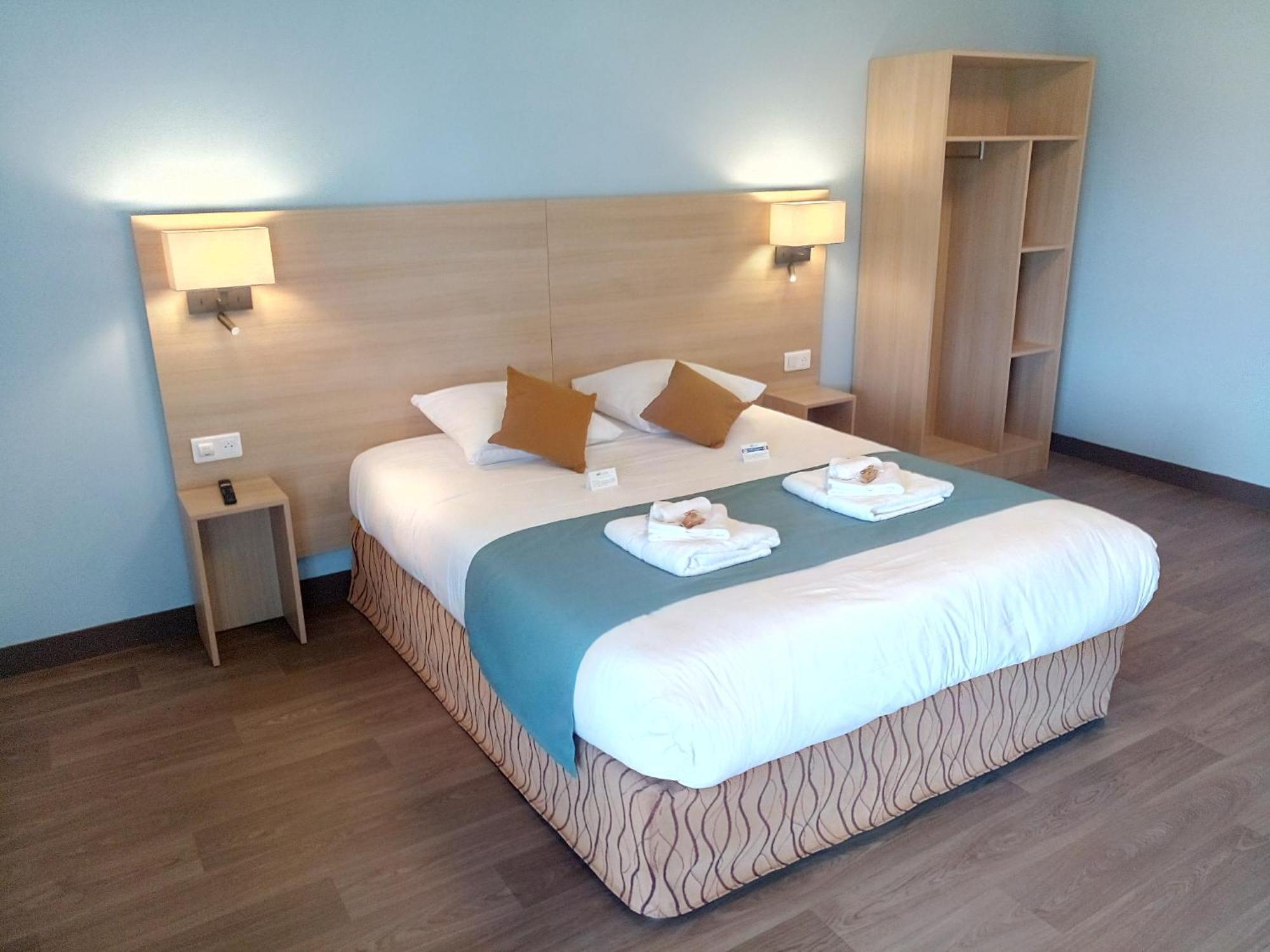 Chambre Lit Queen-Size - Vue sur Jardin