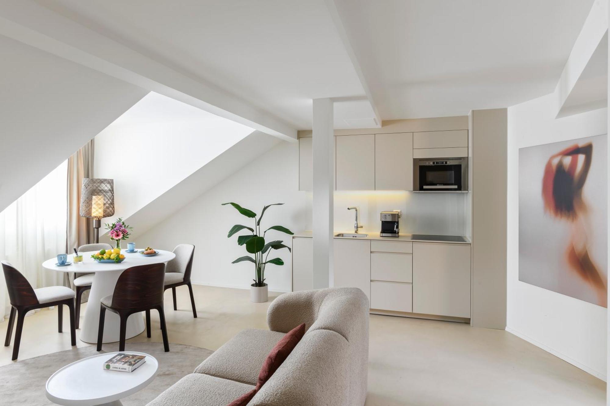 Top Floor Two-Bedroom Apartment with Kitchenette
