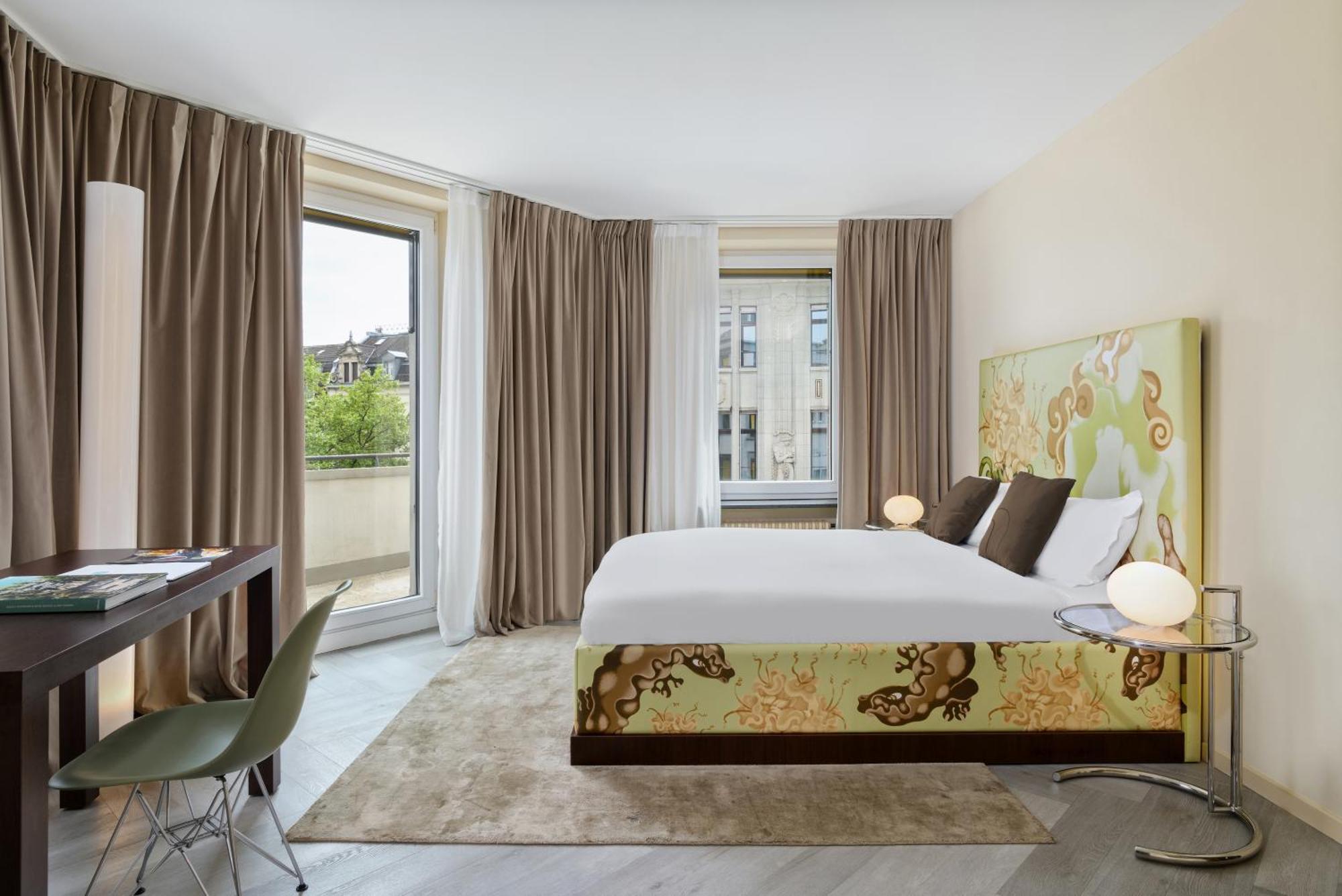 Senior Studio with Balcony and Kitchenette