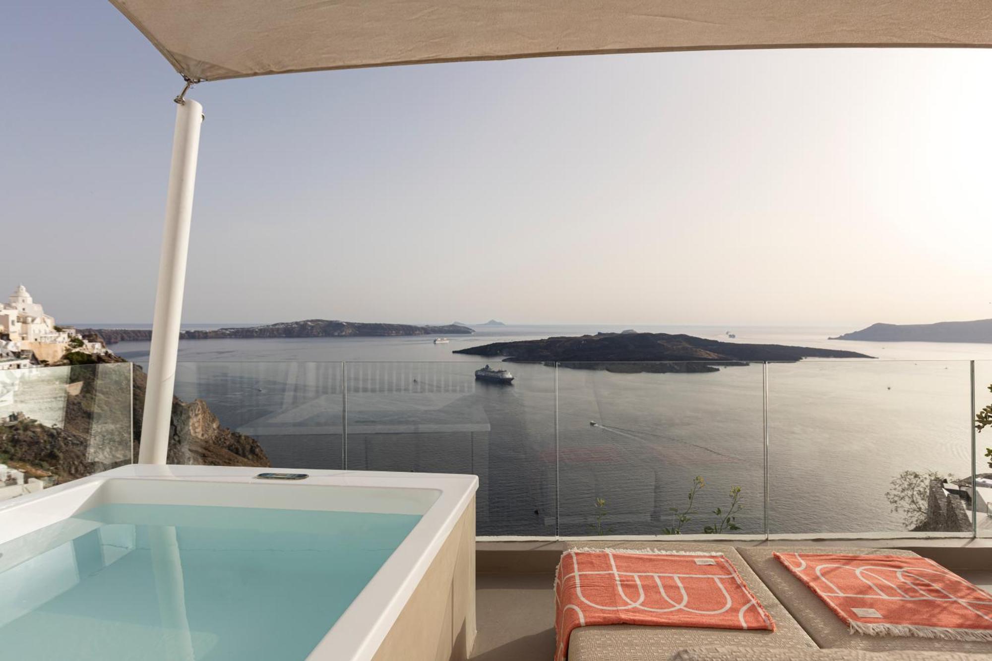 Sea View Suite With Outdoor Hot Tub