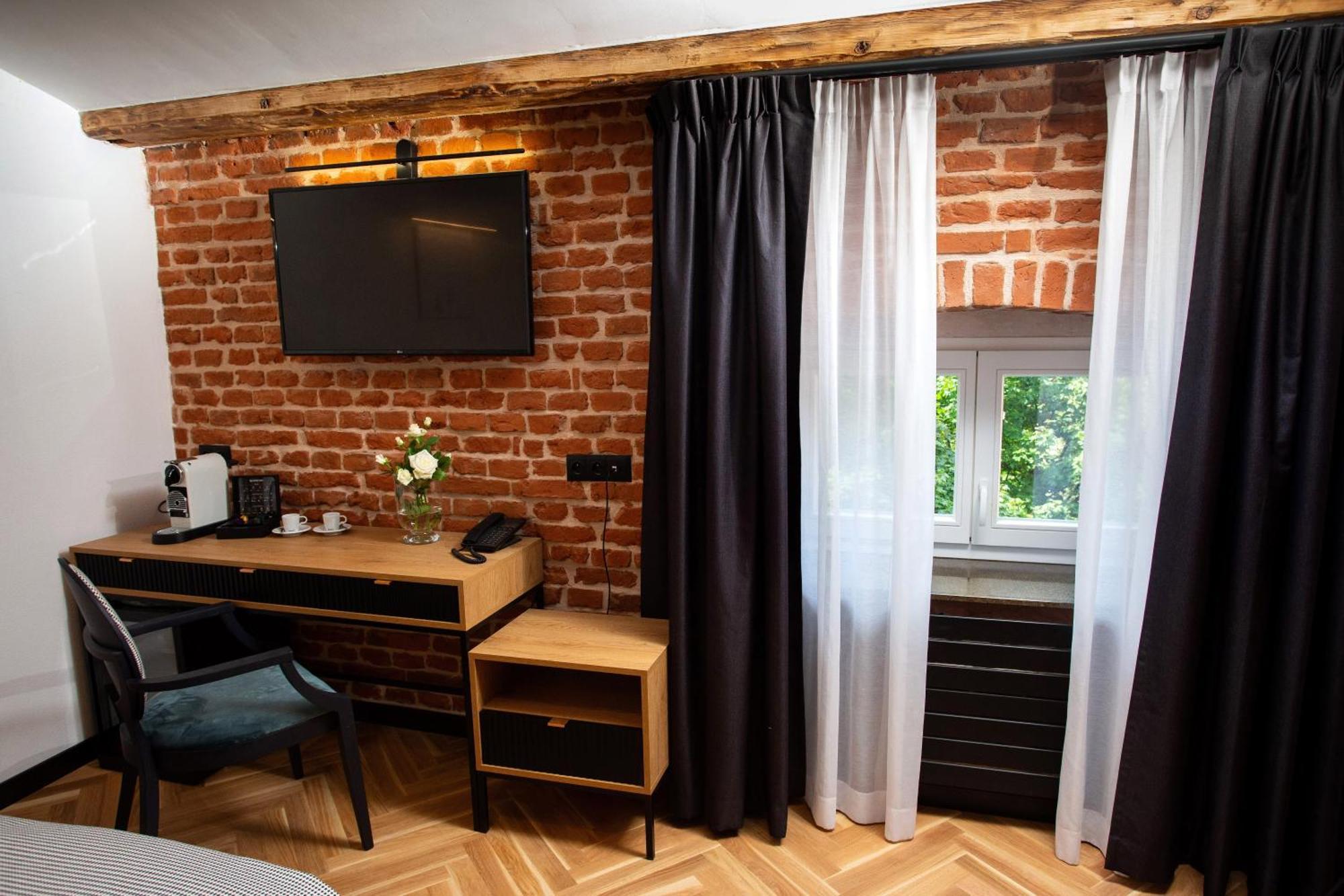 Large Single Room