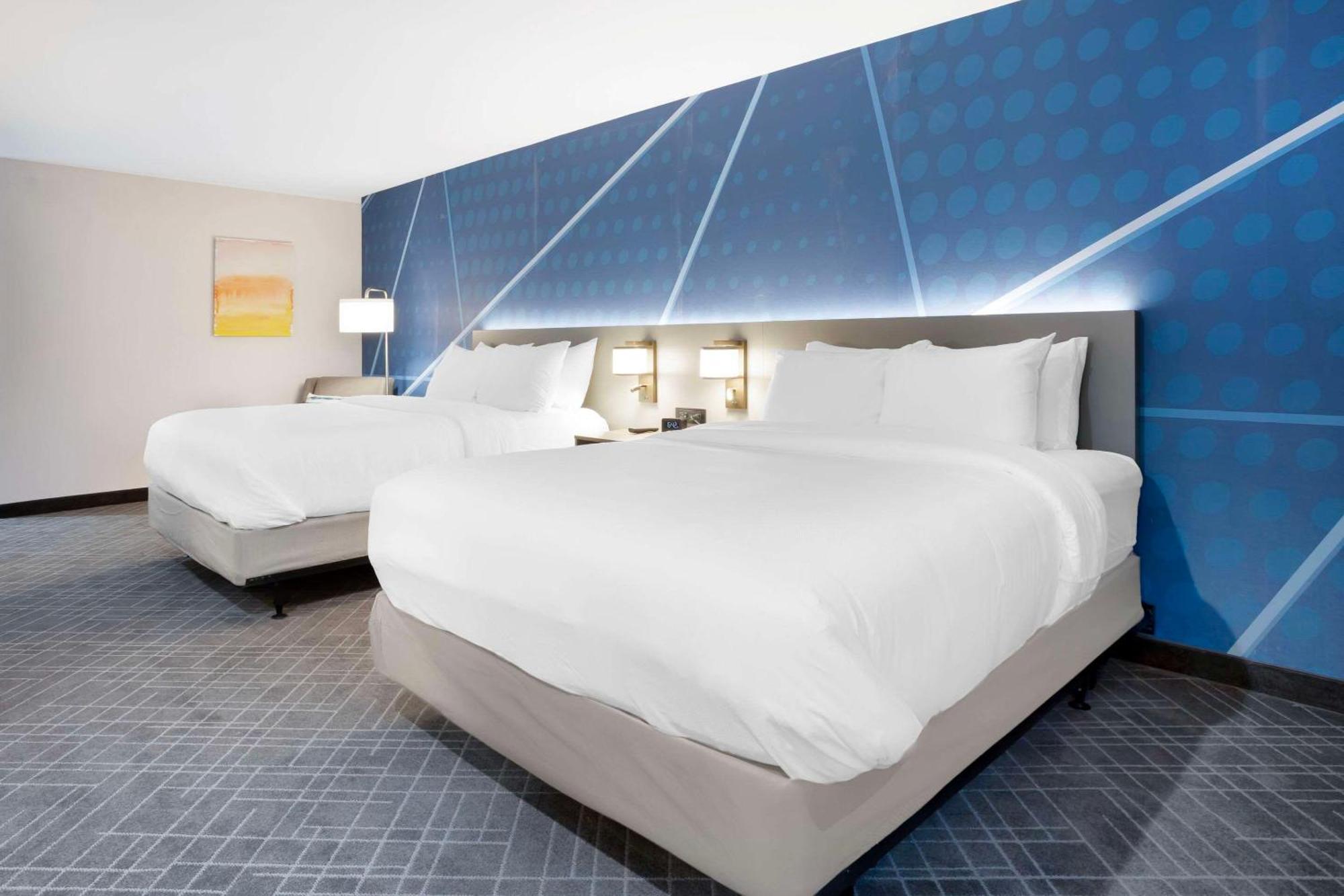 Quadruple Room with Two Queen Beds - Disability Access/Non Smoking/Interior Hall