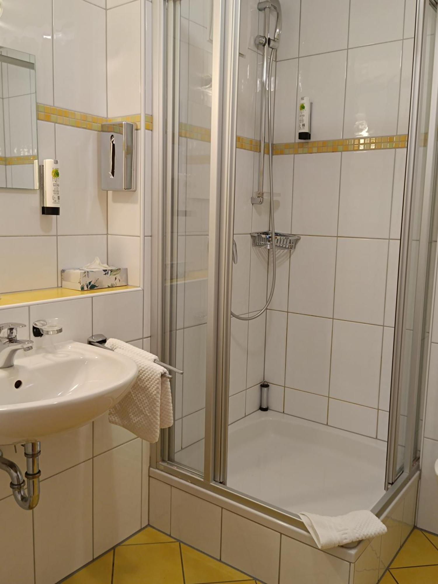 Doppelzimmer mit Balkon