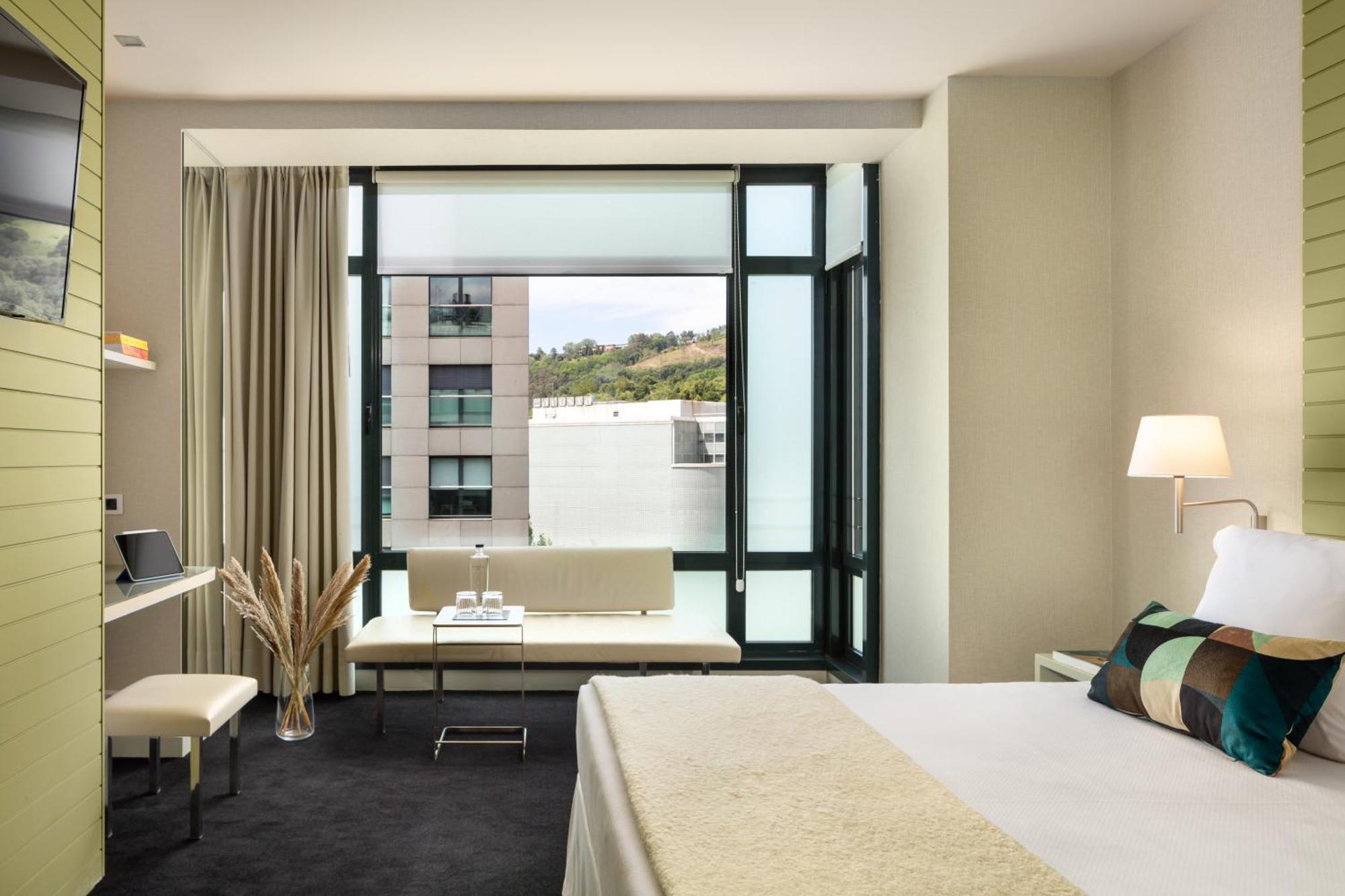 Deluxe Room with Guggenheim views