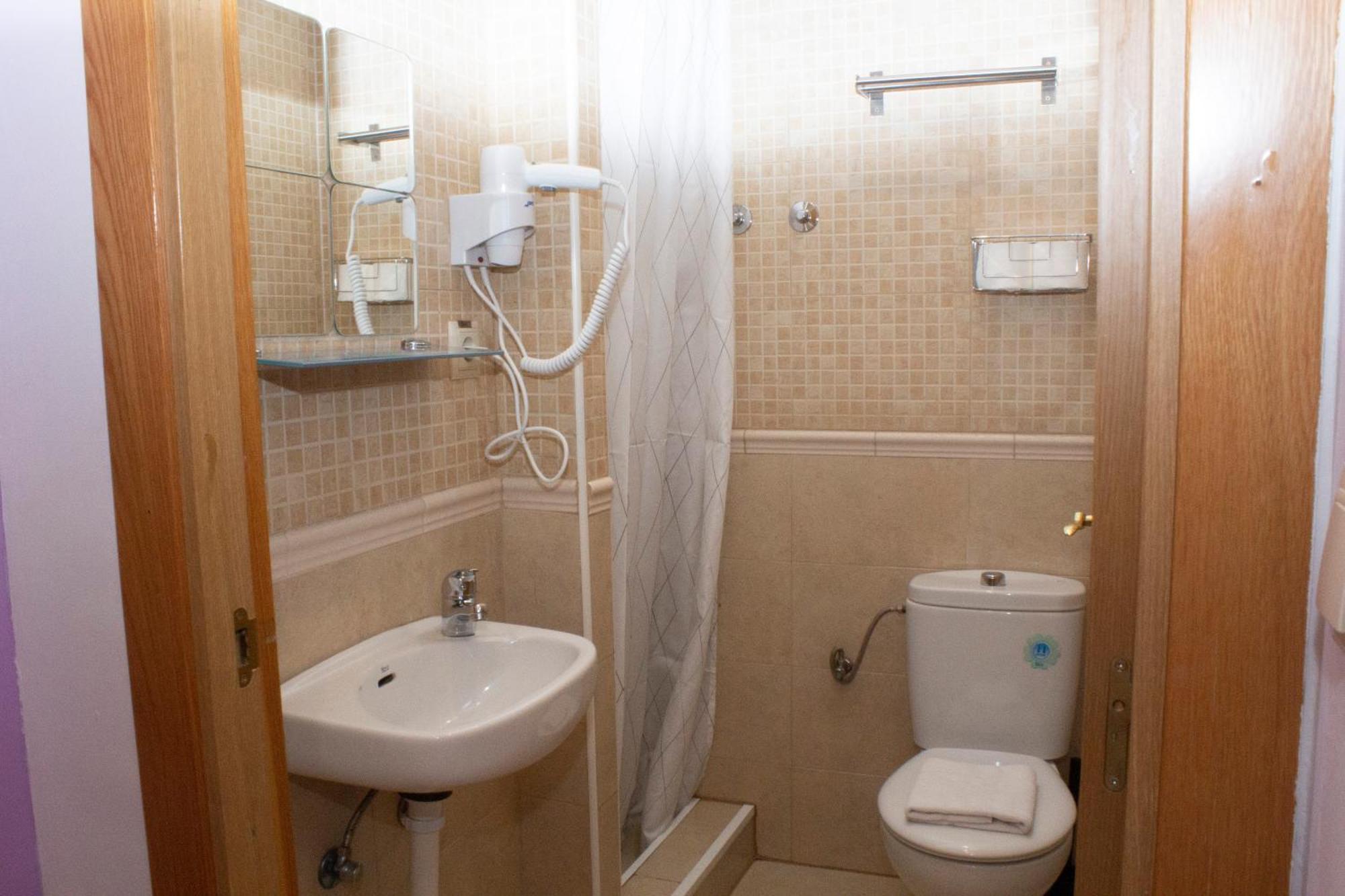 Double Room with Extra Bed,1598891042:JPEG