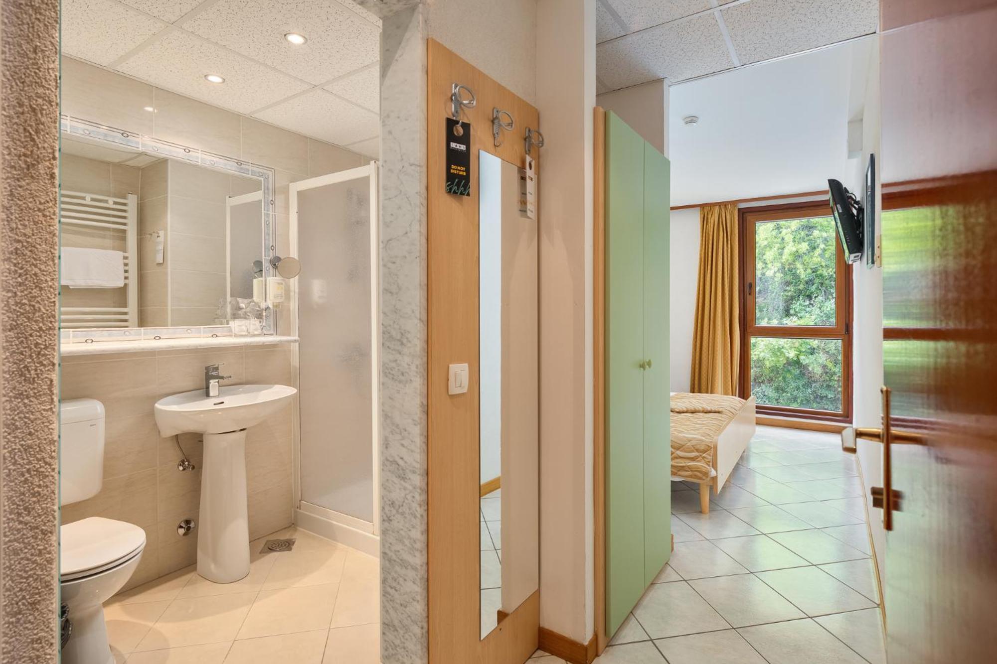 Economy Double or Twin Room