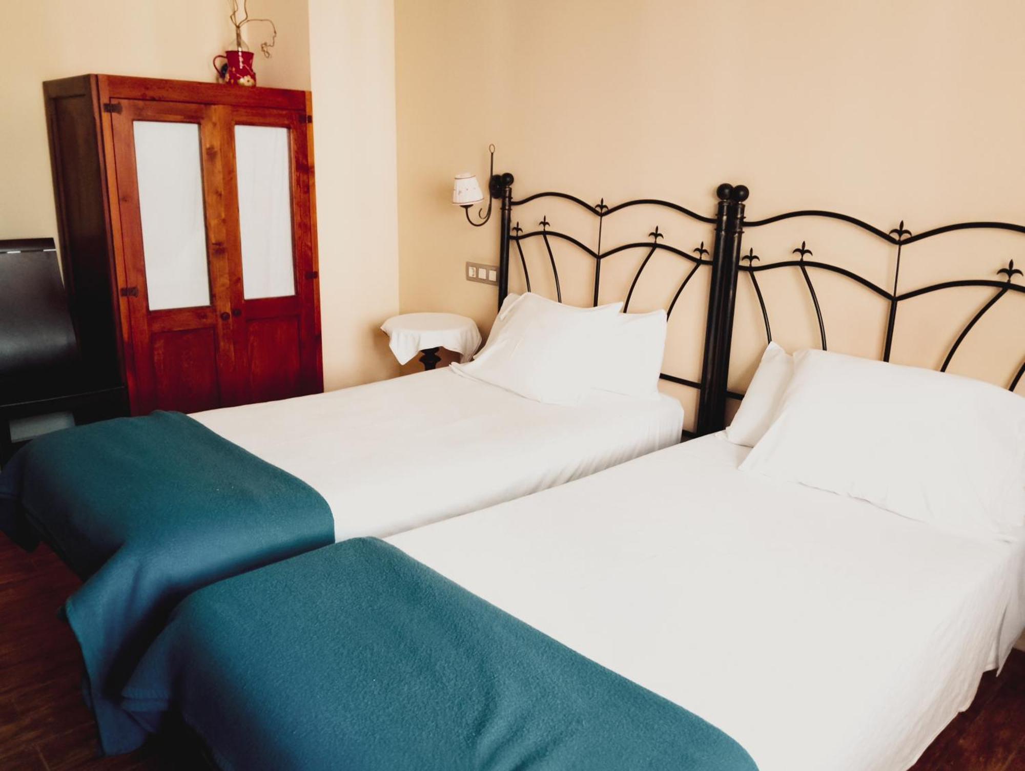 Twin Room,1598903039:JPEG