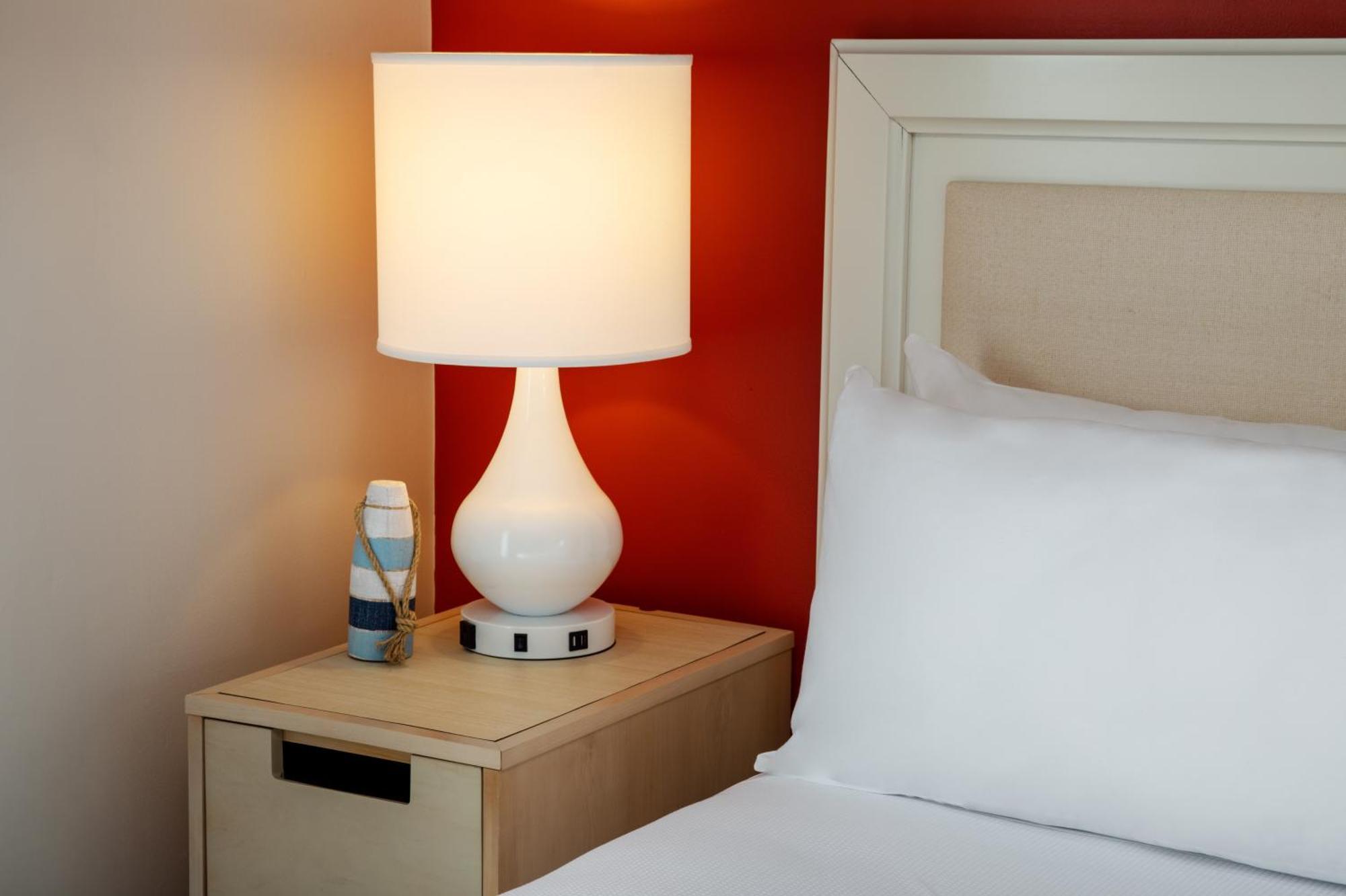 Queen Room with Restricted Oceanview