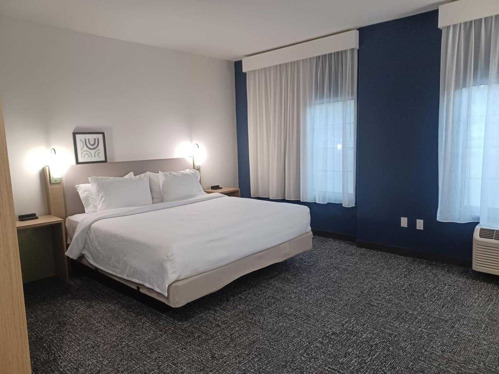 King Room,1598915110:JPEG
