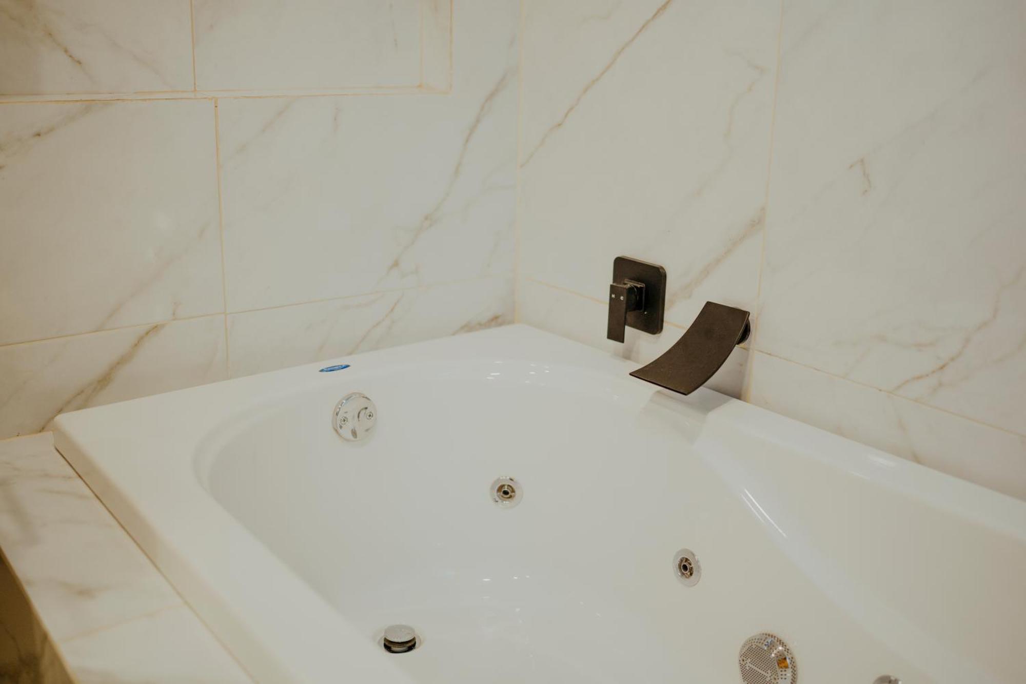 King Suite with Spa Bath