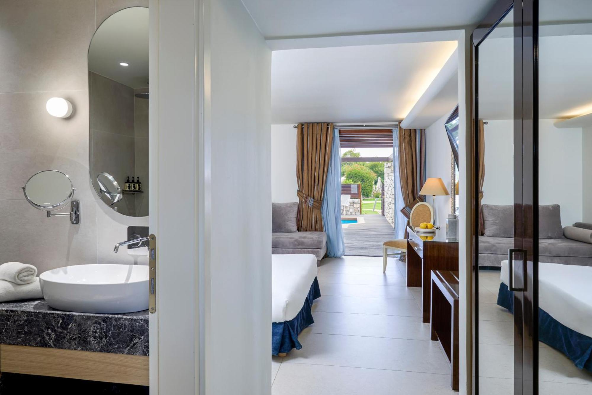 Junior Suite with Private Pool