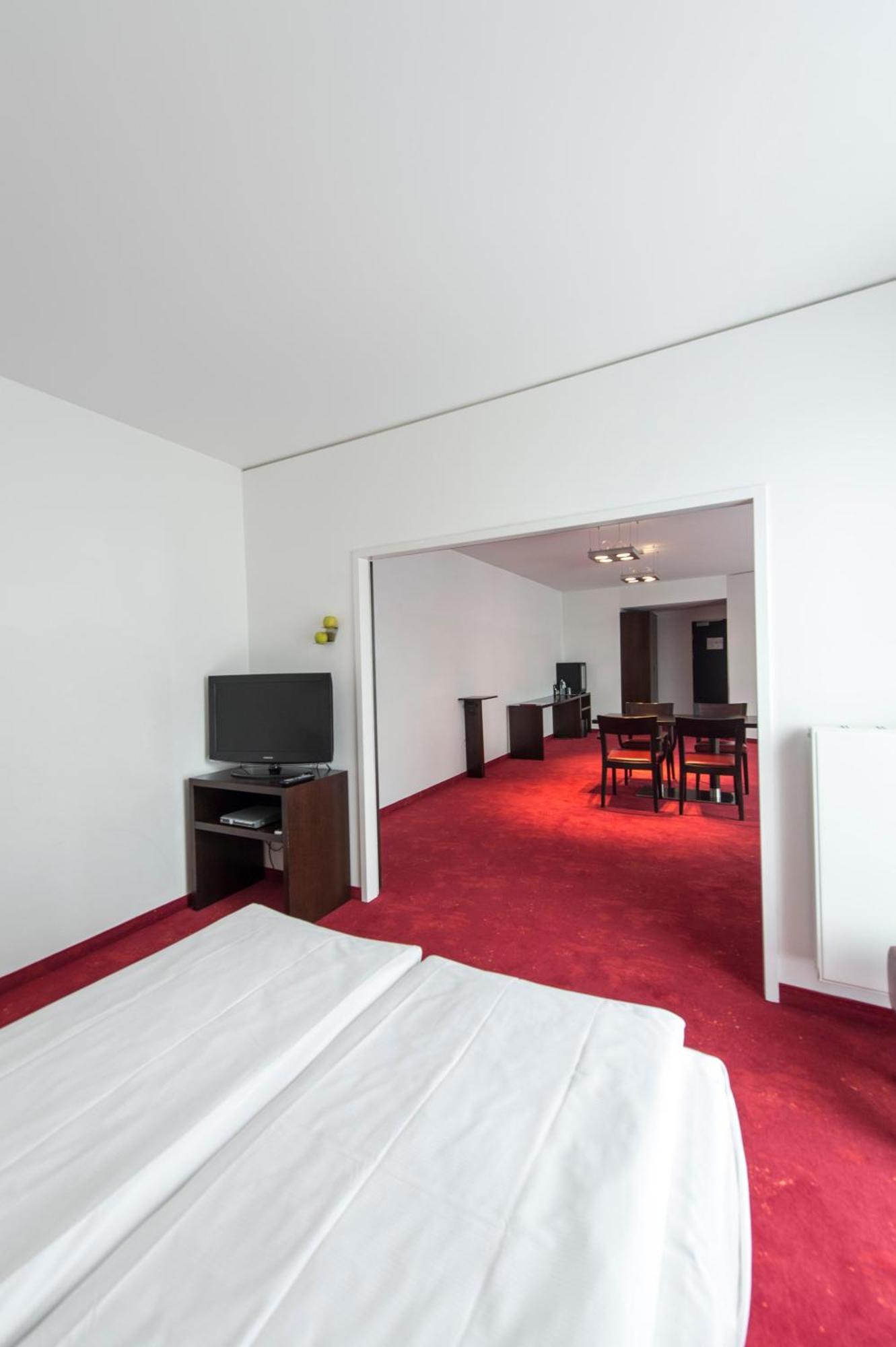 Business Suite,1599639936:JPEG