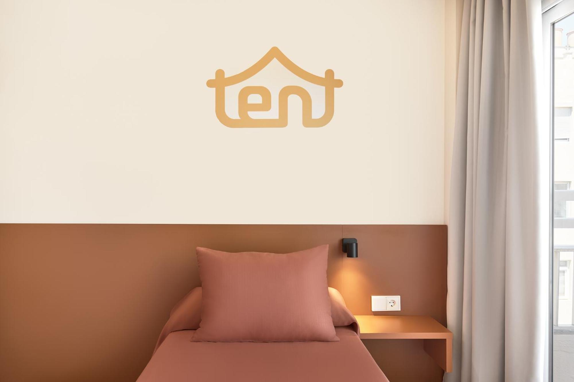 Single Room Bed & Unlimited Brunch,1599640581:JPEG