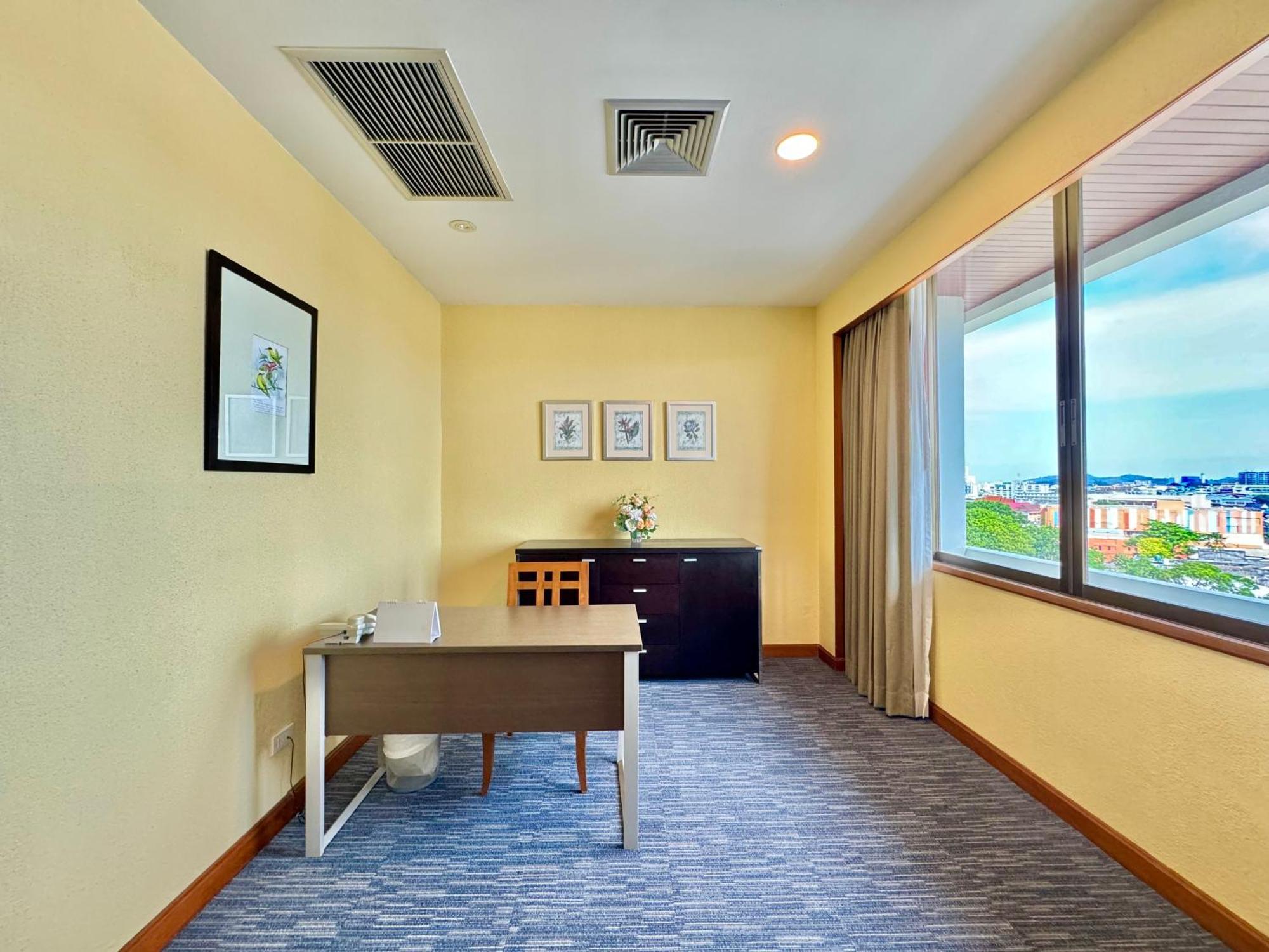 Executive Suite