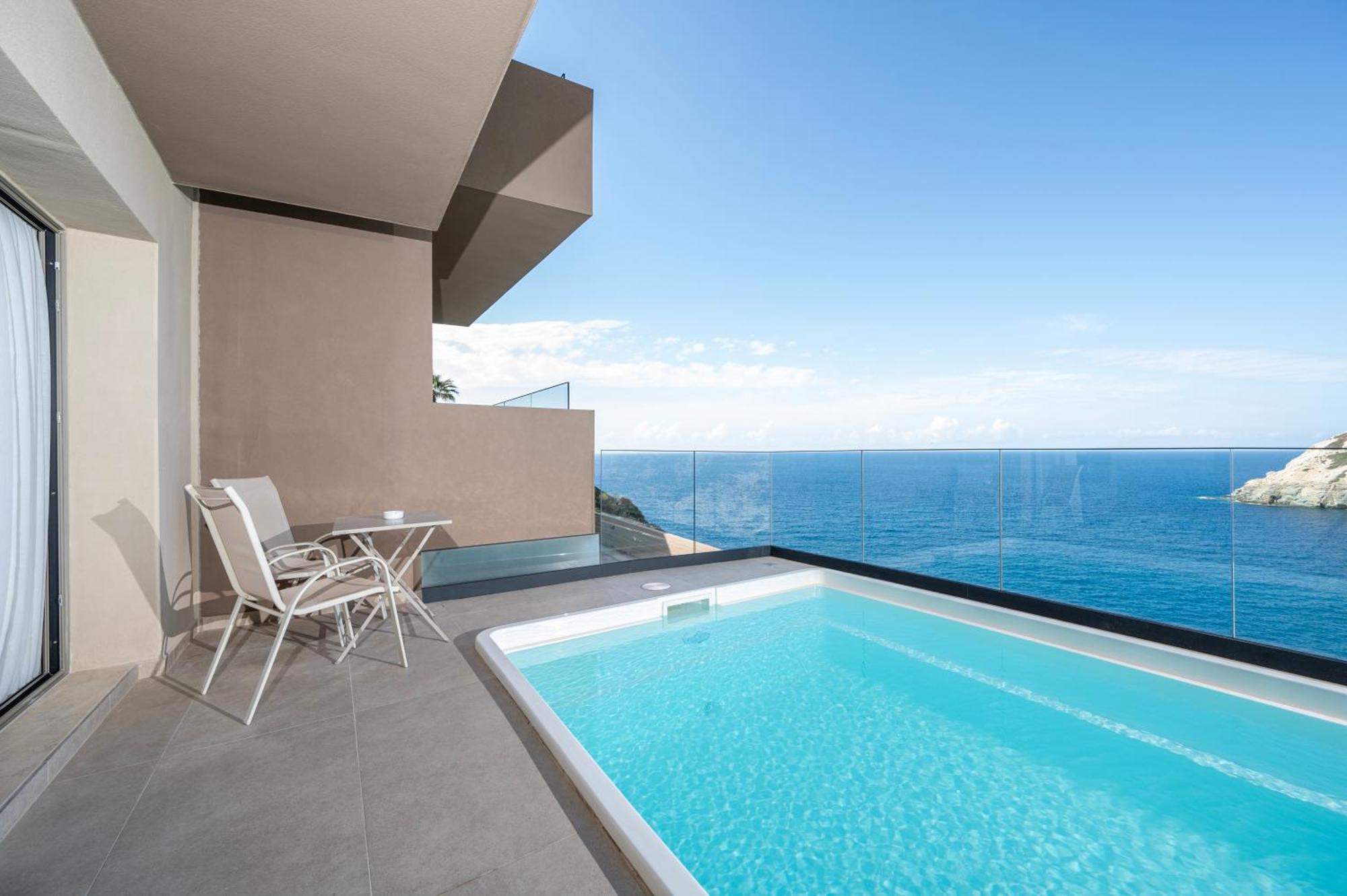 Maisonette mit privatem Pool und Meerblick