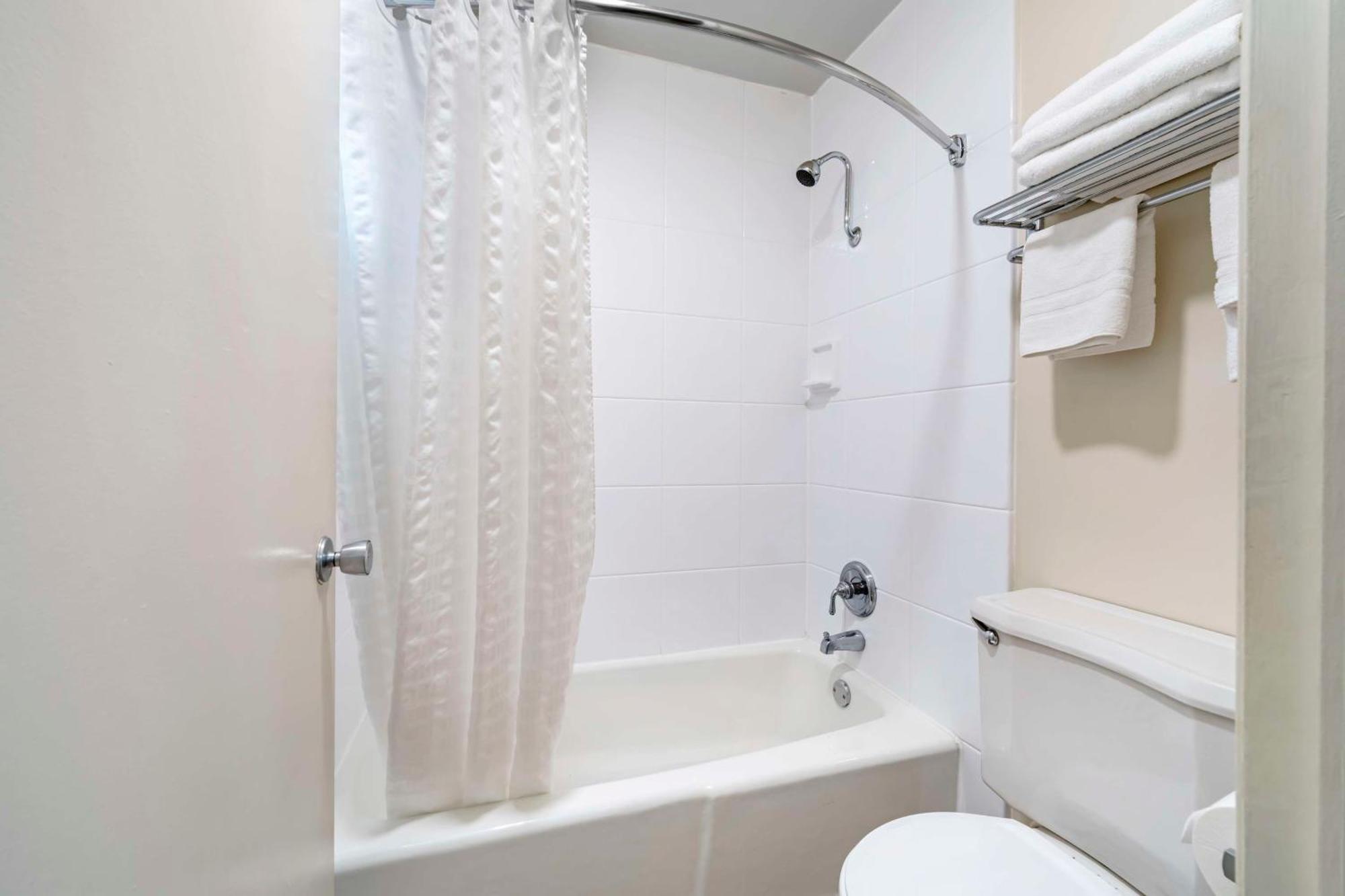 Two-Bedroom Queen Suite with Two Queen Beds, Sofa Bed and Balcony - Upstairs/Non-Smoking