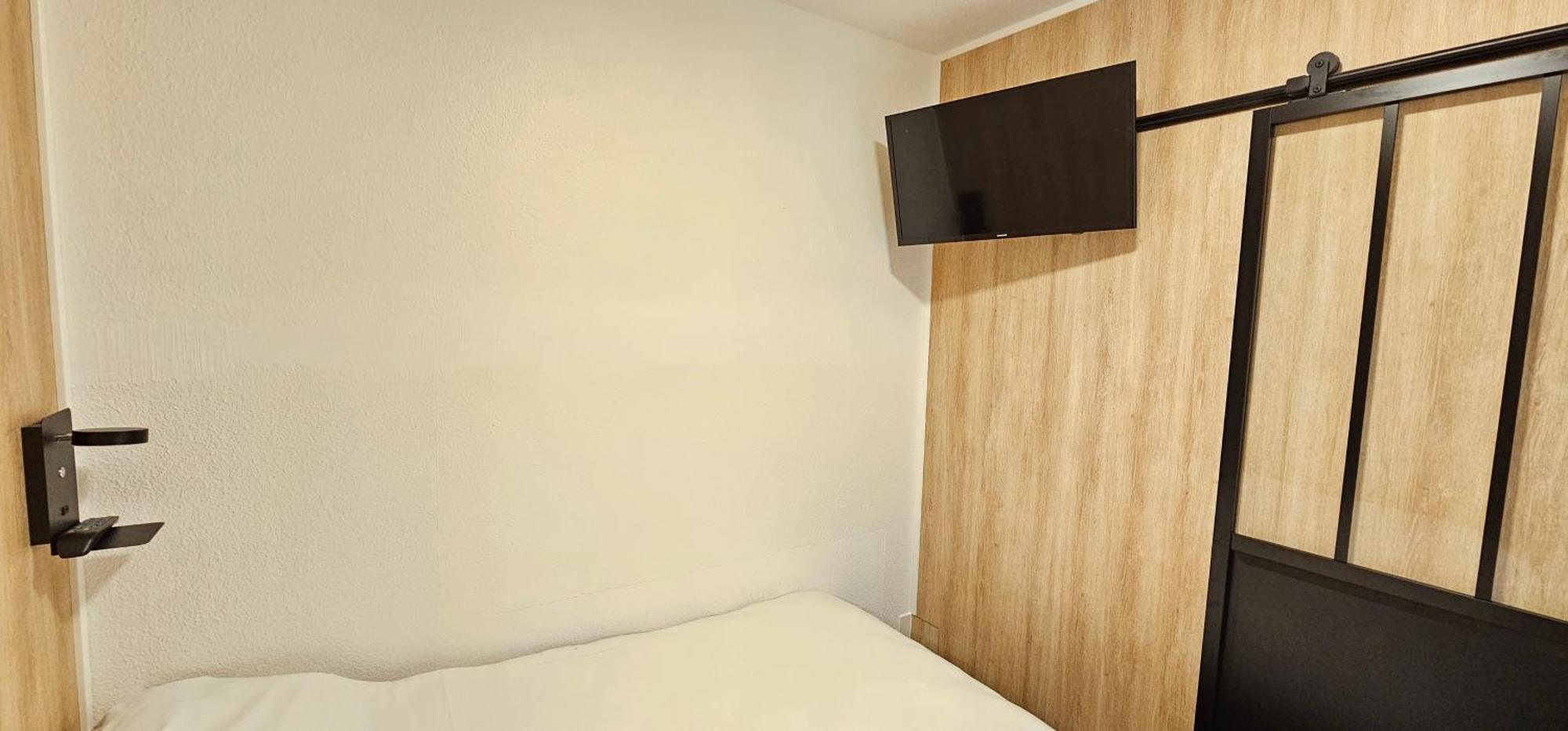 Double Room Private Bathroom