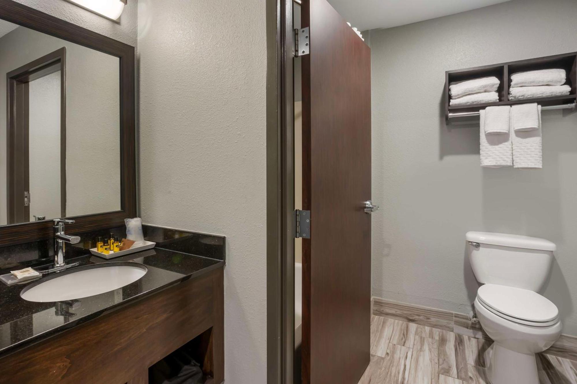 Queen Room with Two Queen Beds - Disability Access/Non-Smoking