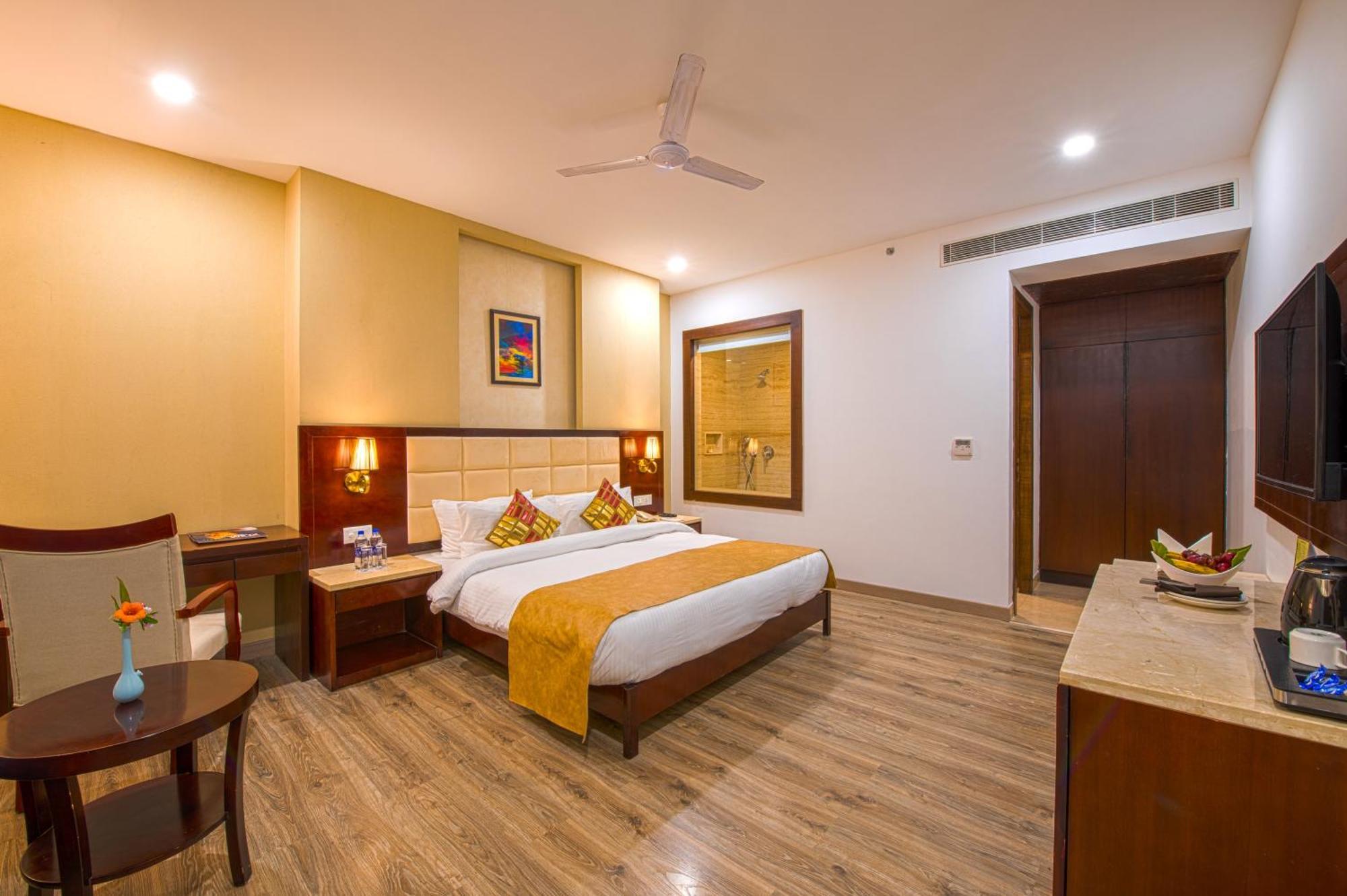 Superior King Room