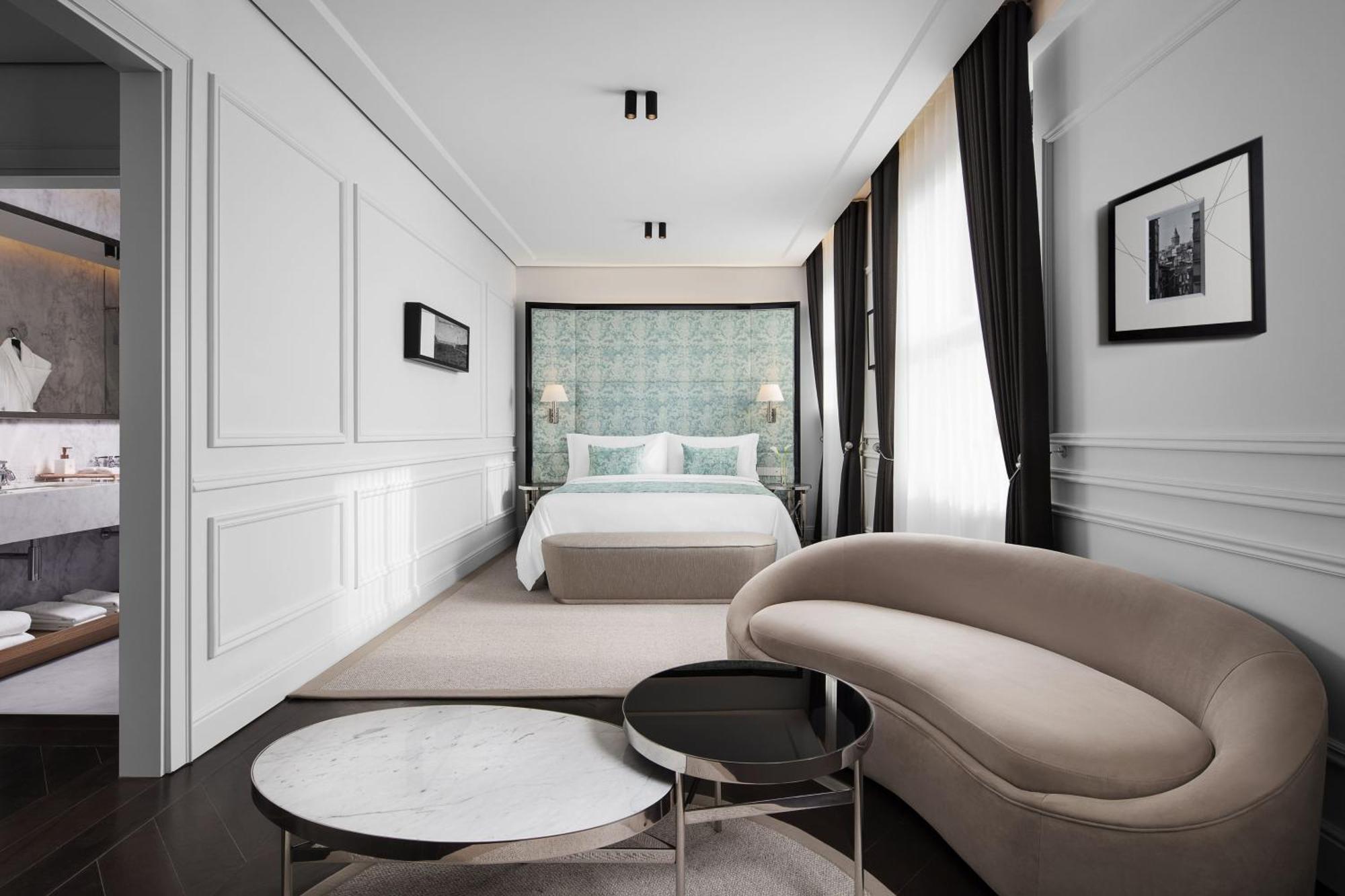 Grand Deluxe Room