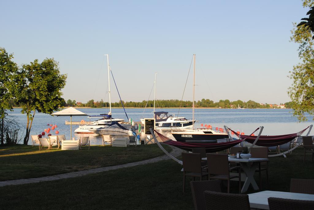Apartment with Lake View