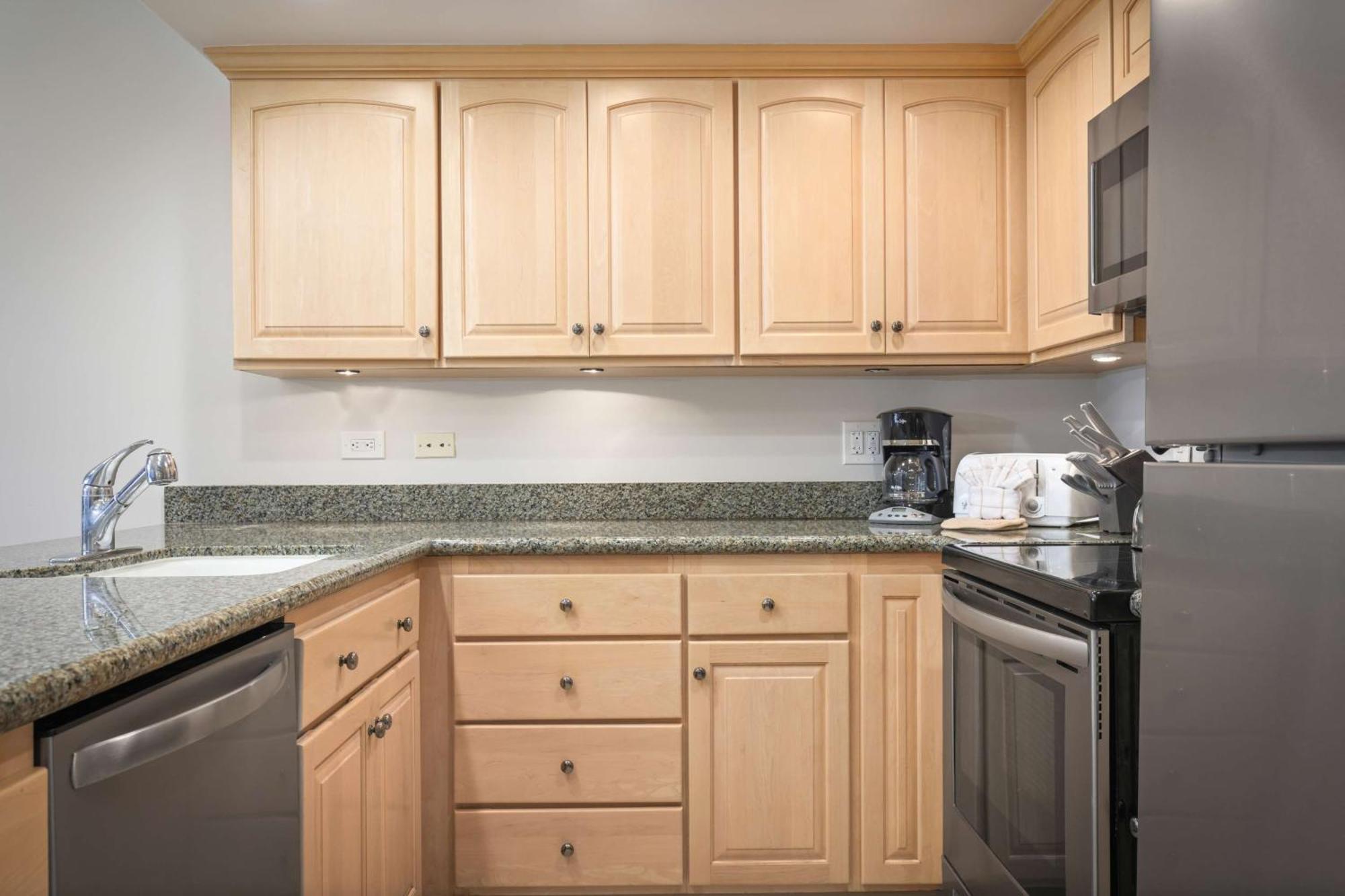 Two-Bedroom Suite with Ocean View,1600226378:JPEG