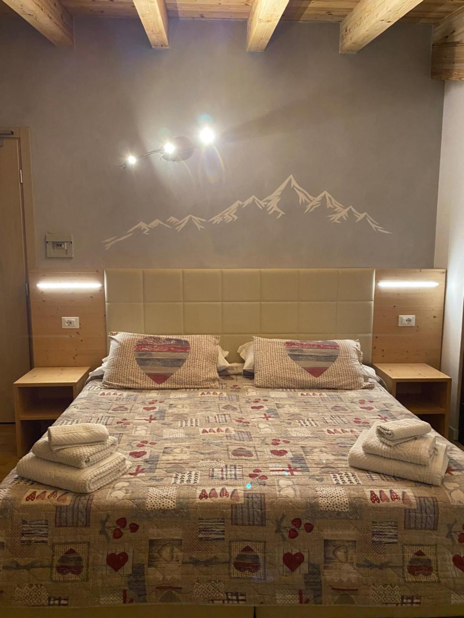 Quadruple Room with Mountain View