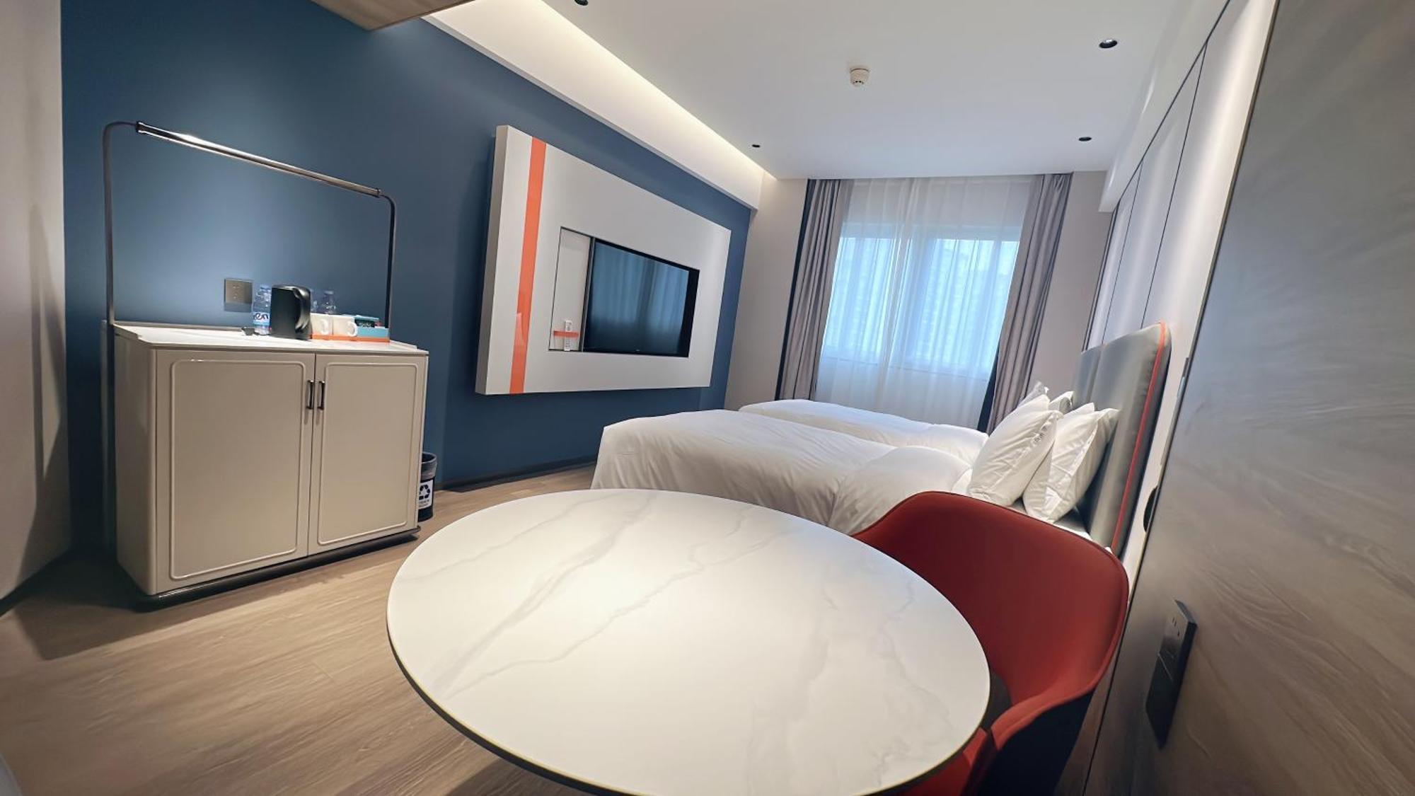 Double Room with Mobility Accessible Roll In Shower
