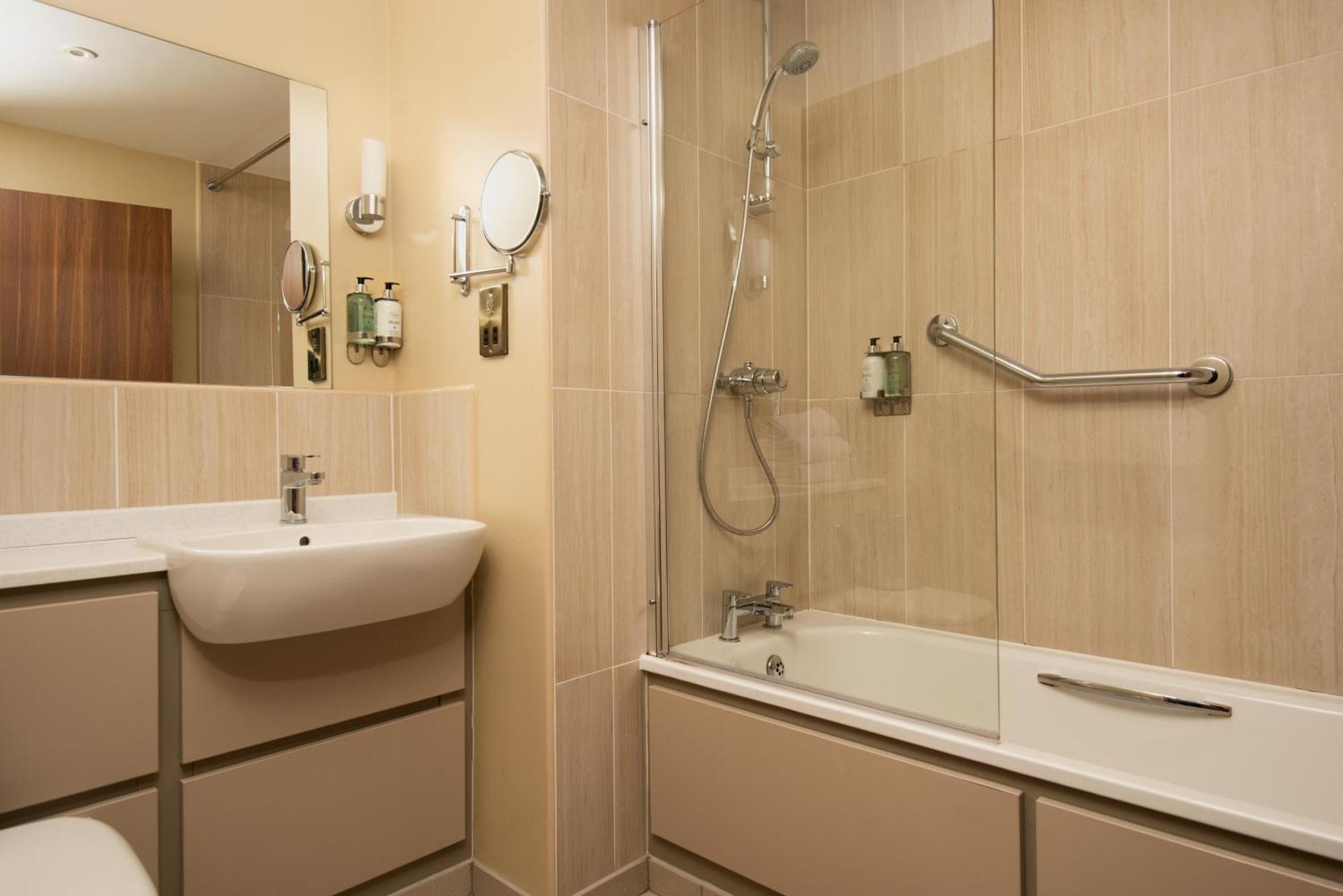 Double or Twin Room with External Door