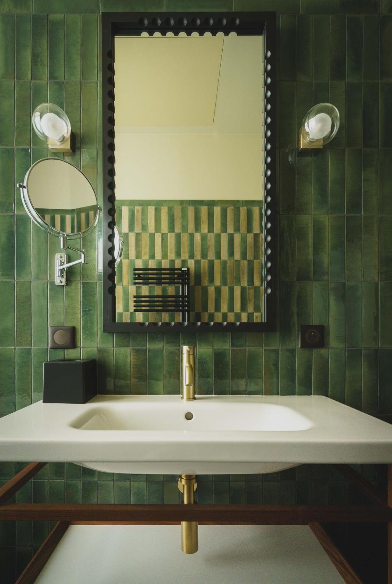 Standard Double Room Bath Shower