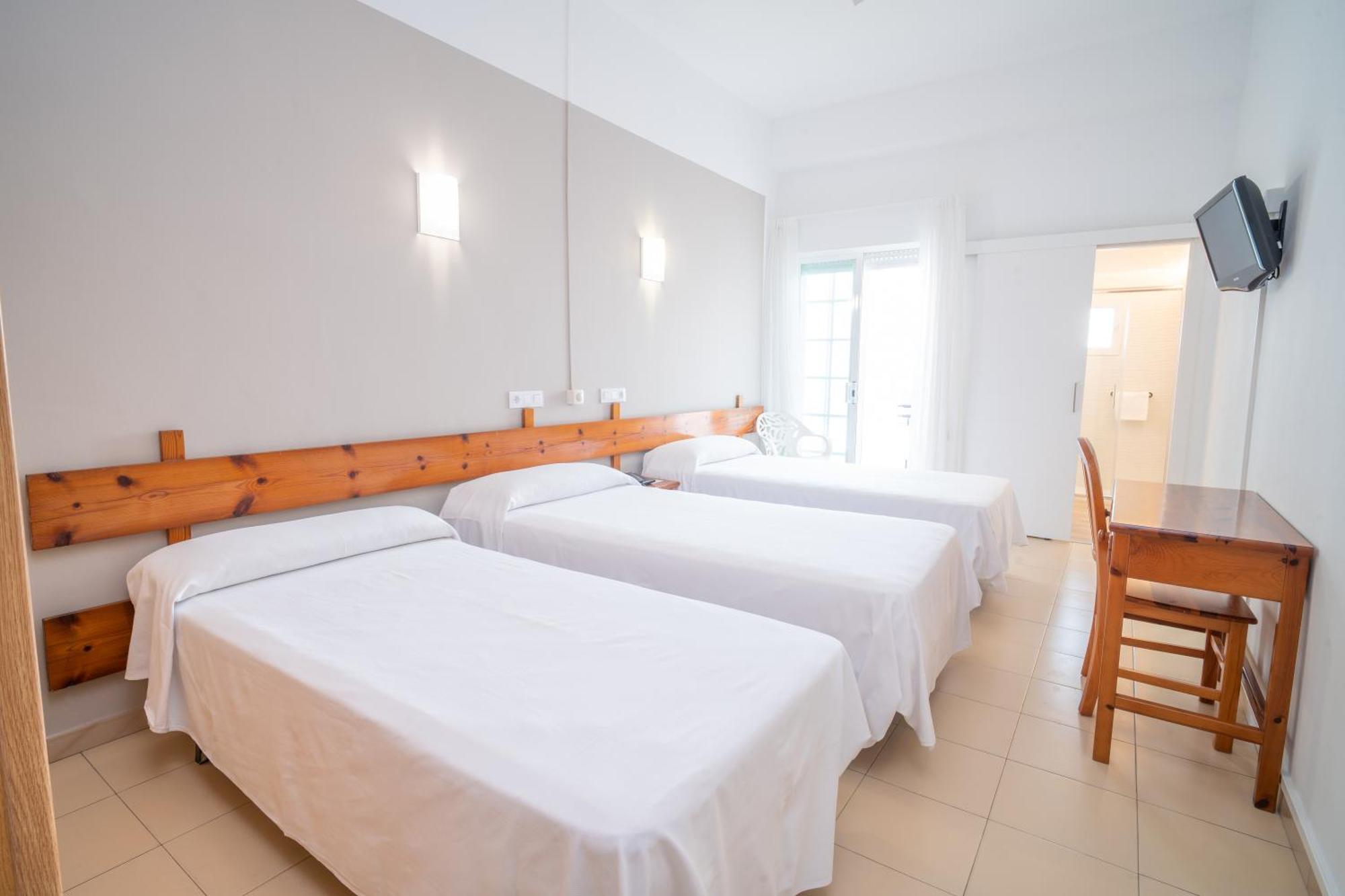 Double Room with Extra Bed (2 Adults + 1 Child)