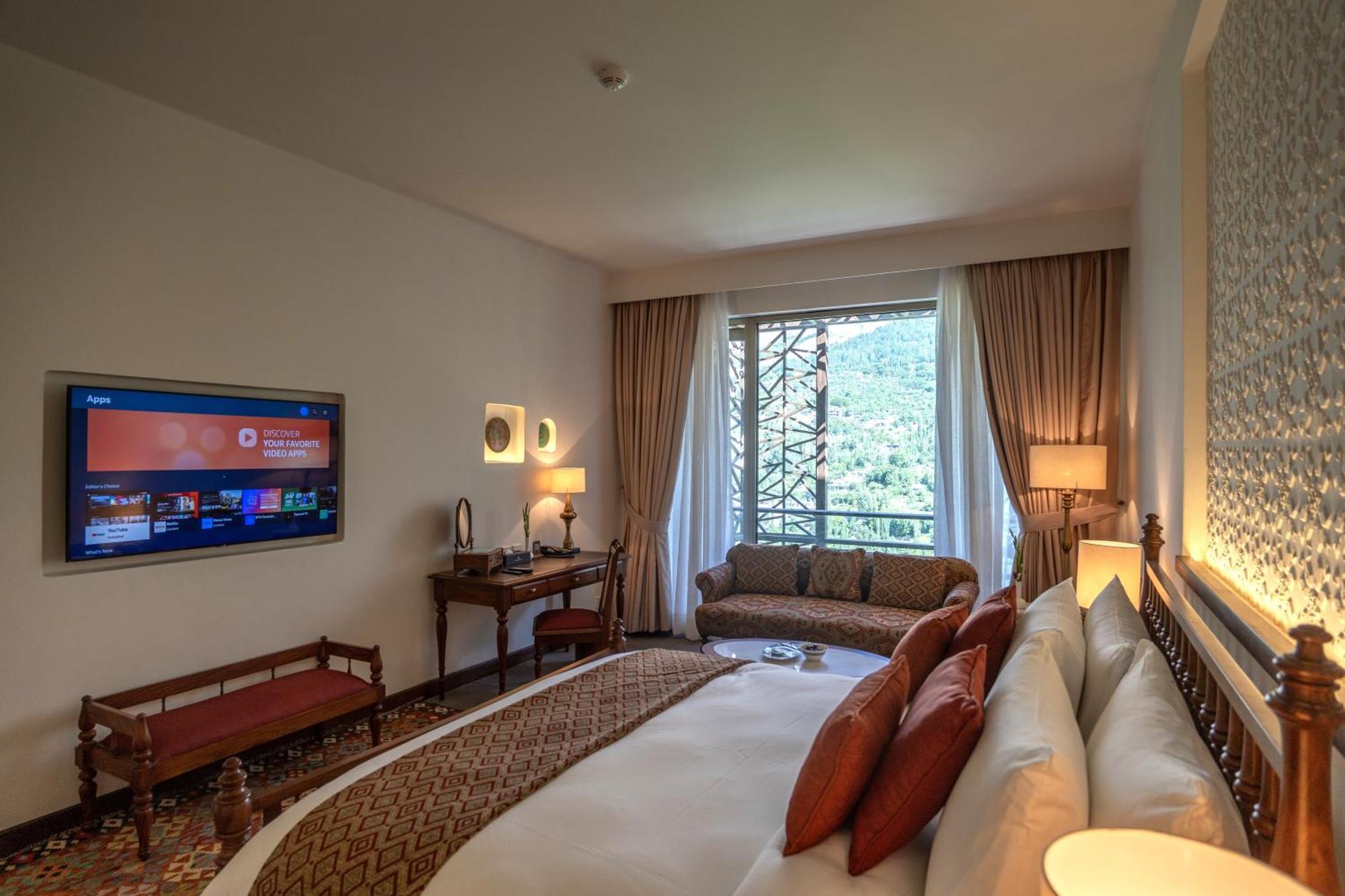 Deluxe King Room
