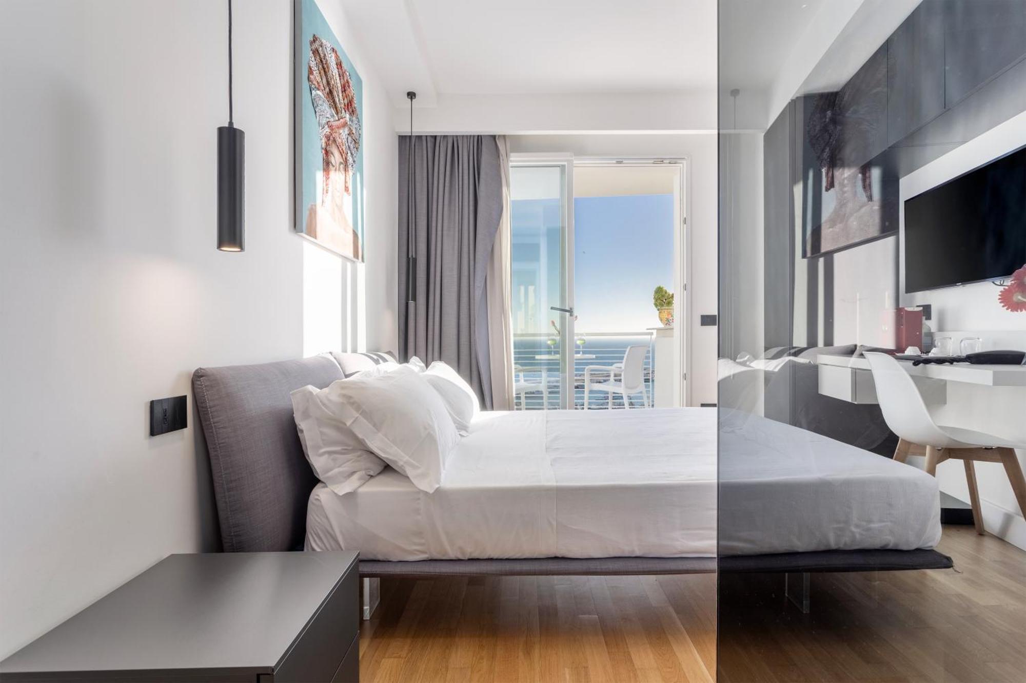 Double Room with Balcony and Sea View