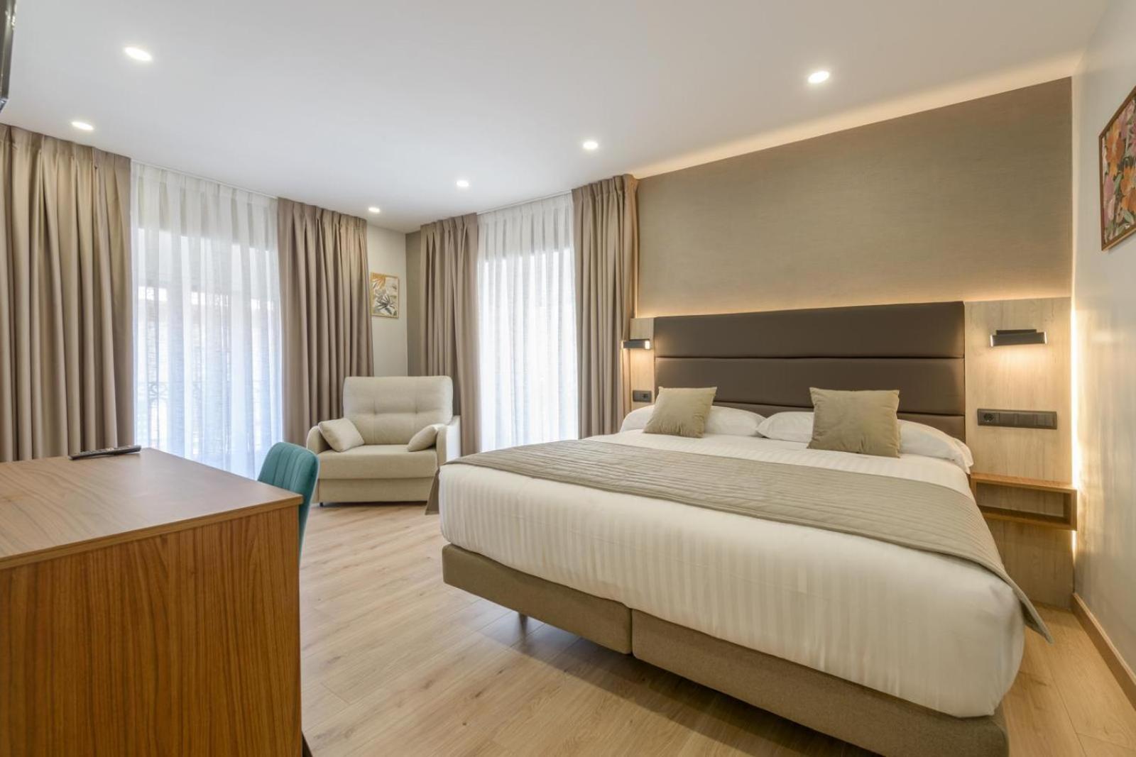Triple Room,1601421072:JPEG